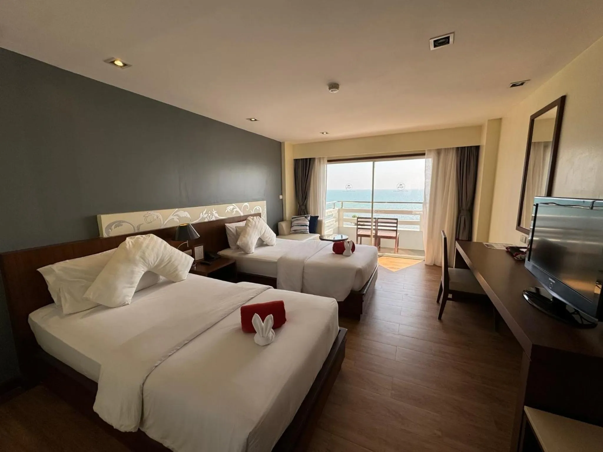 Bed in Grand Jomtien Palace Hotel - SHA Extra Plus