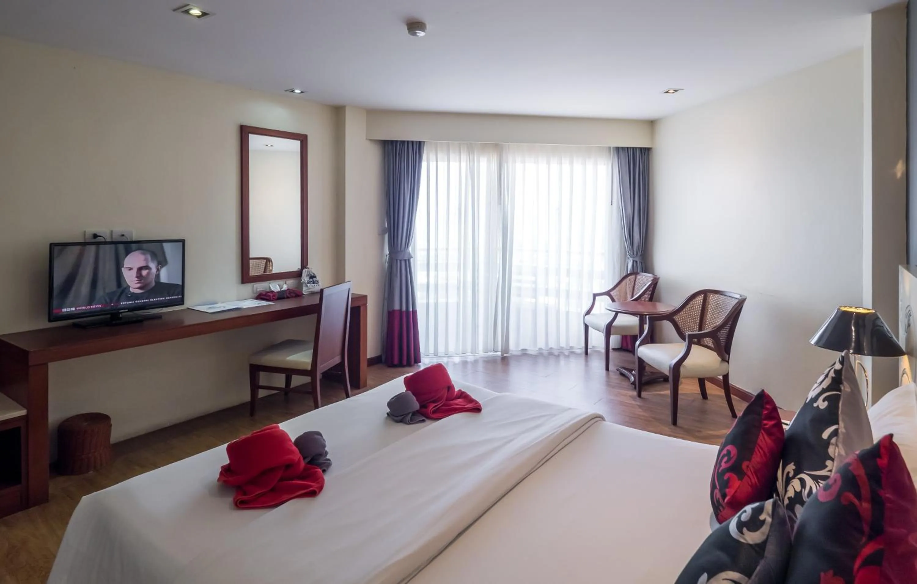 Bed in Grand Jomtien Palace Hotel - SHA Extra Plus