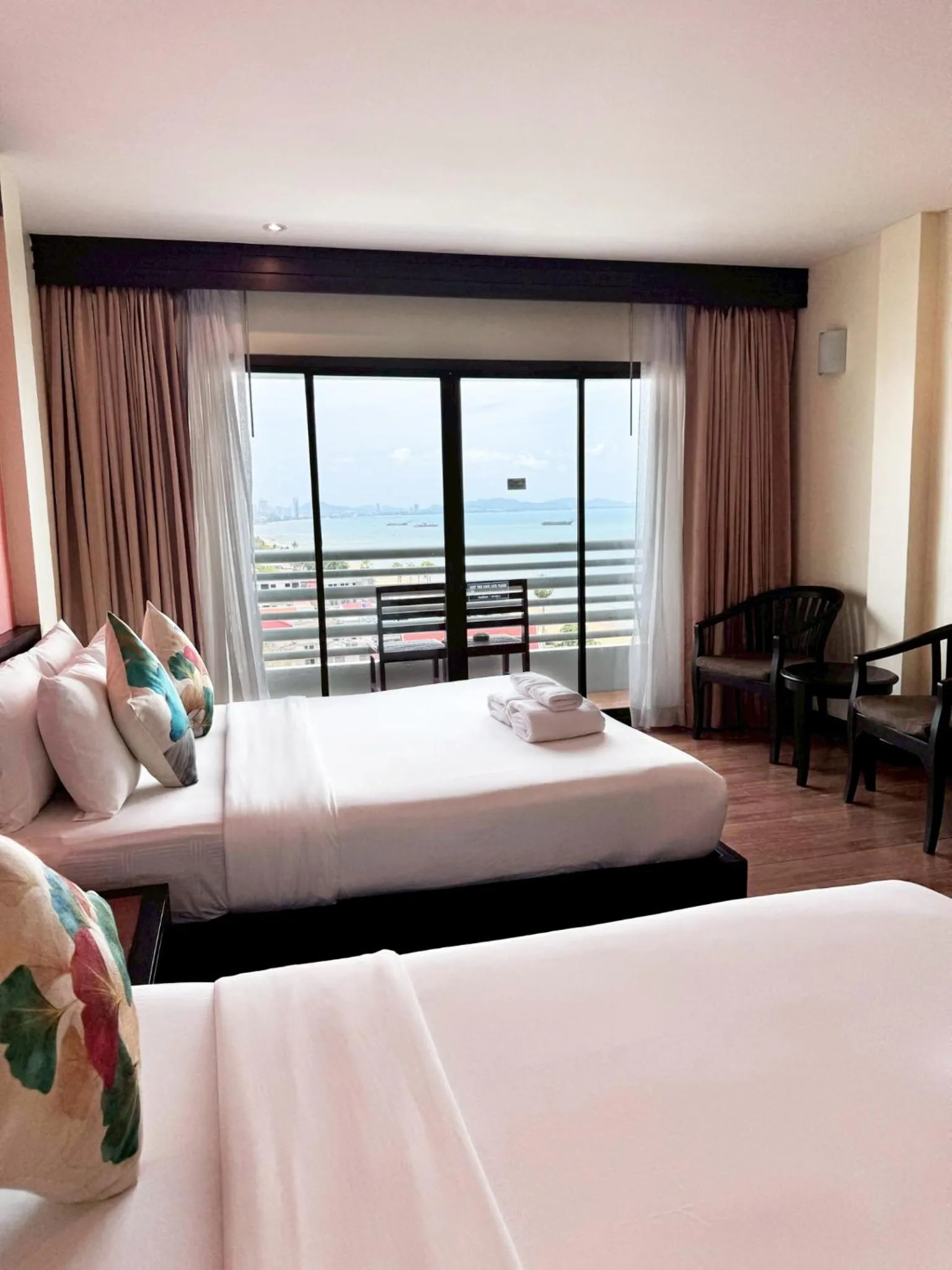 Bed in Grand Jomtien Palace Hotel - SHA Extra Plus
