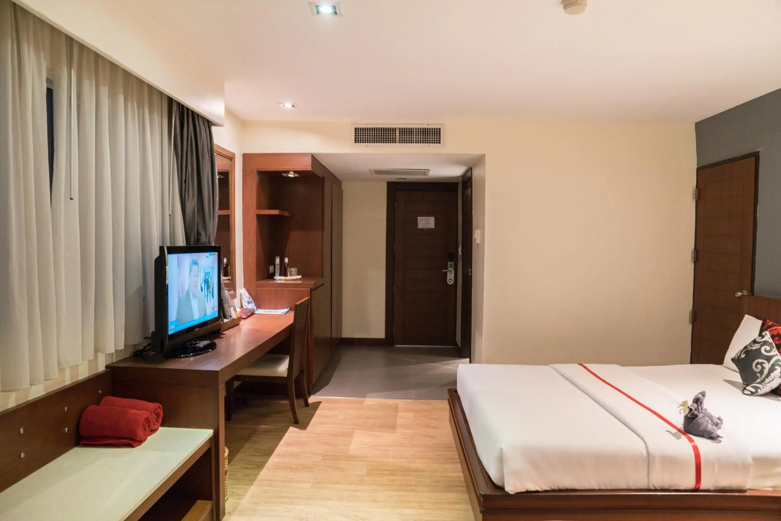 Bed in Grand Jomtien Palace Hotel - SHA Extra Plus