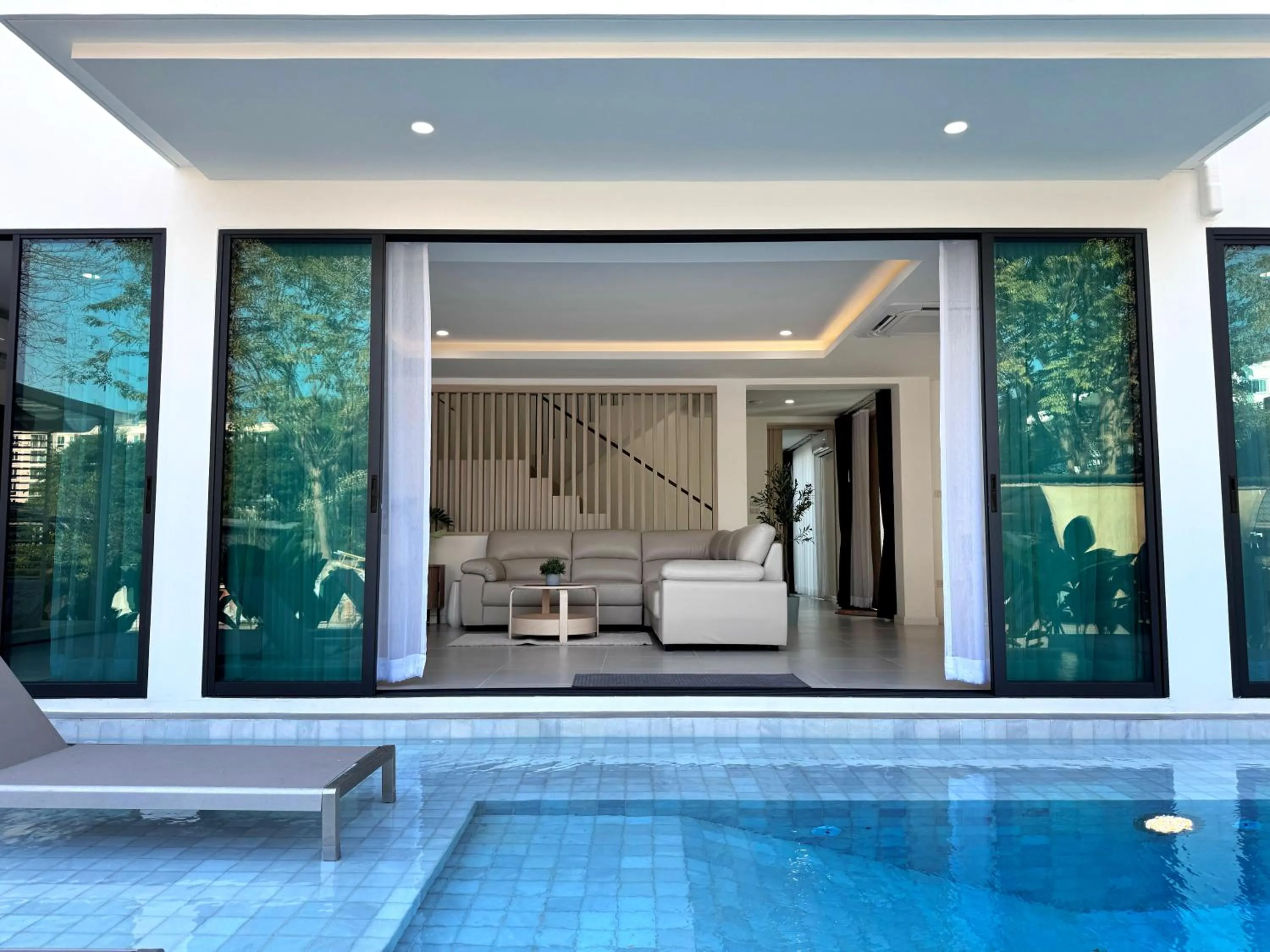 Living room in Grand Jomtien Palace Hotel - SHA Extra Plus