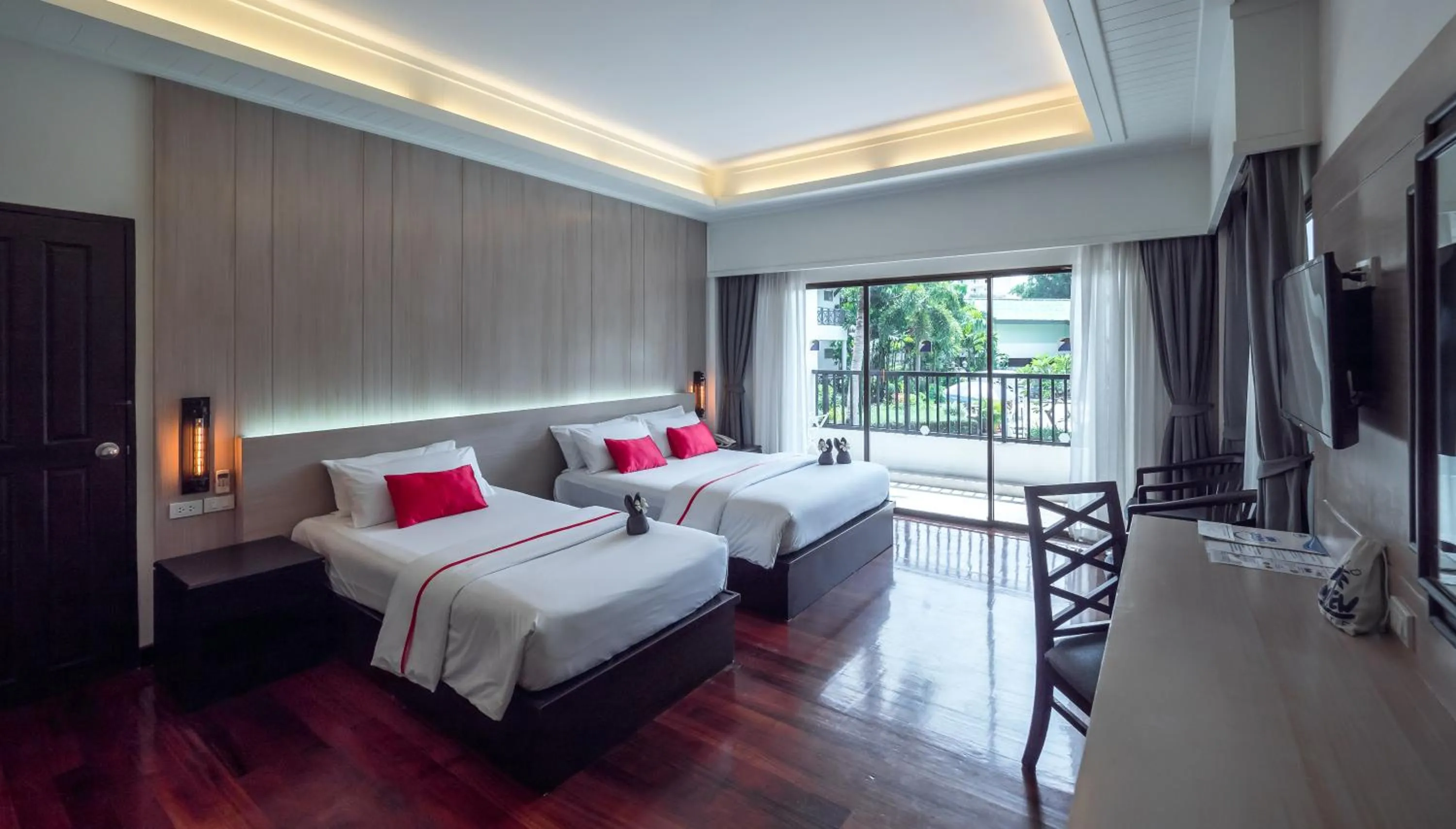 Bed in Grand Jomtien Palace Hotel - SHA Extra Plus