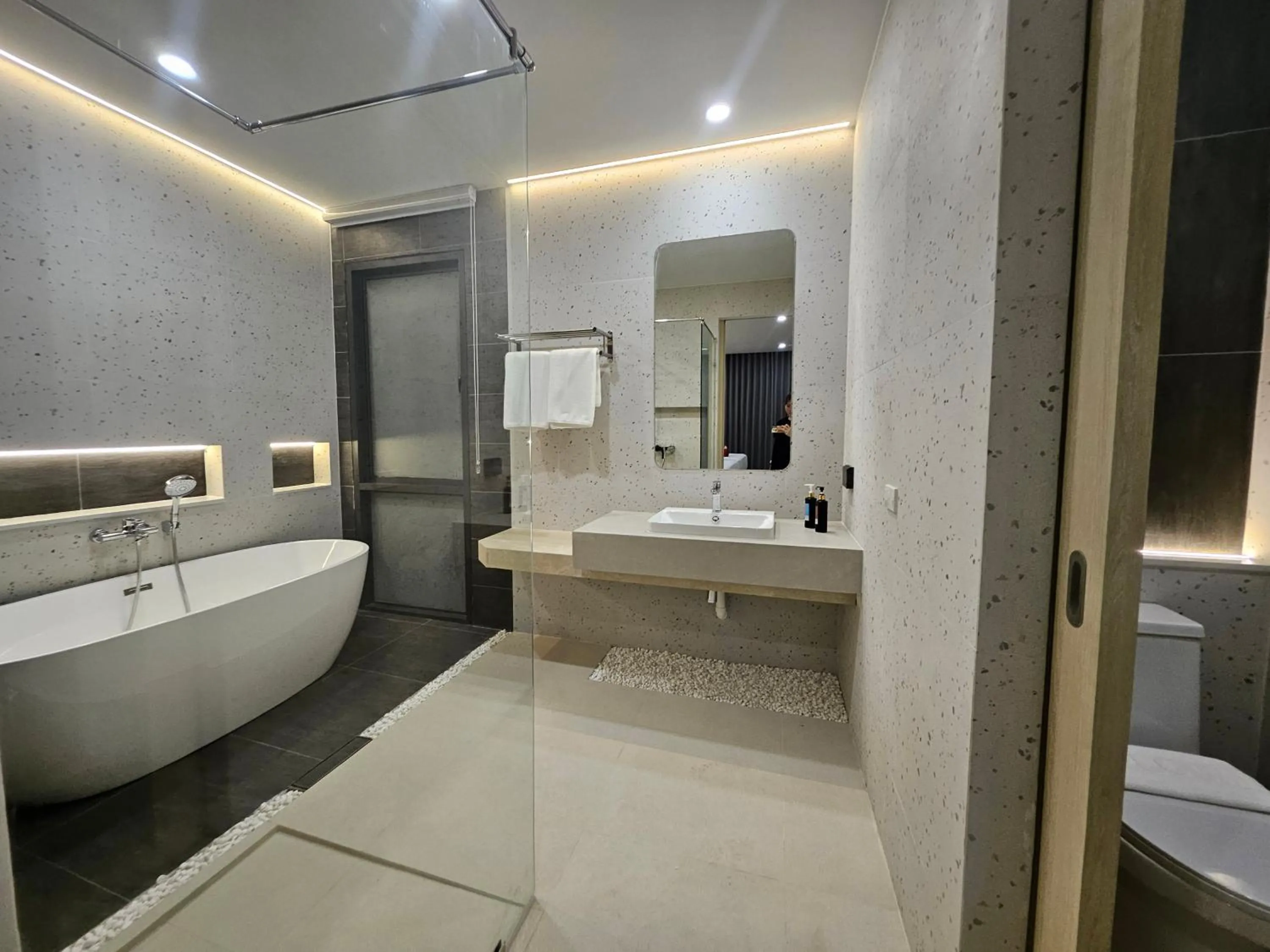 Shower in Grand Jomtien Palace Hotel - SHA Extra Plus