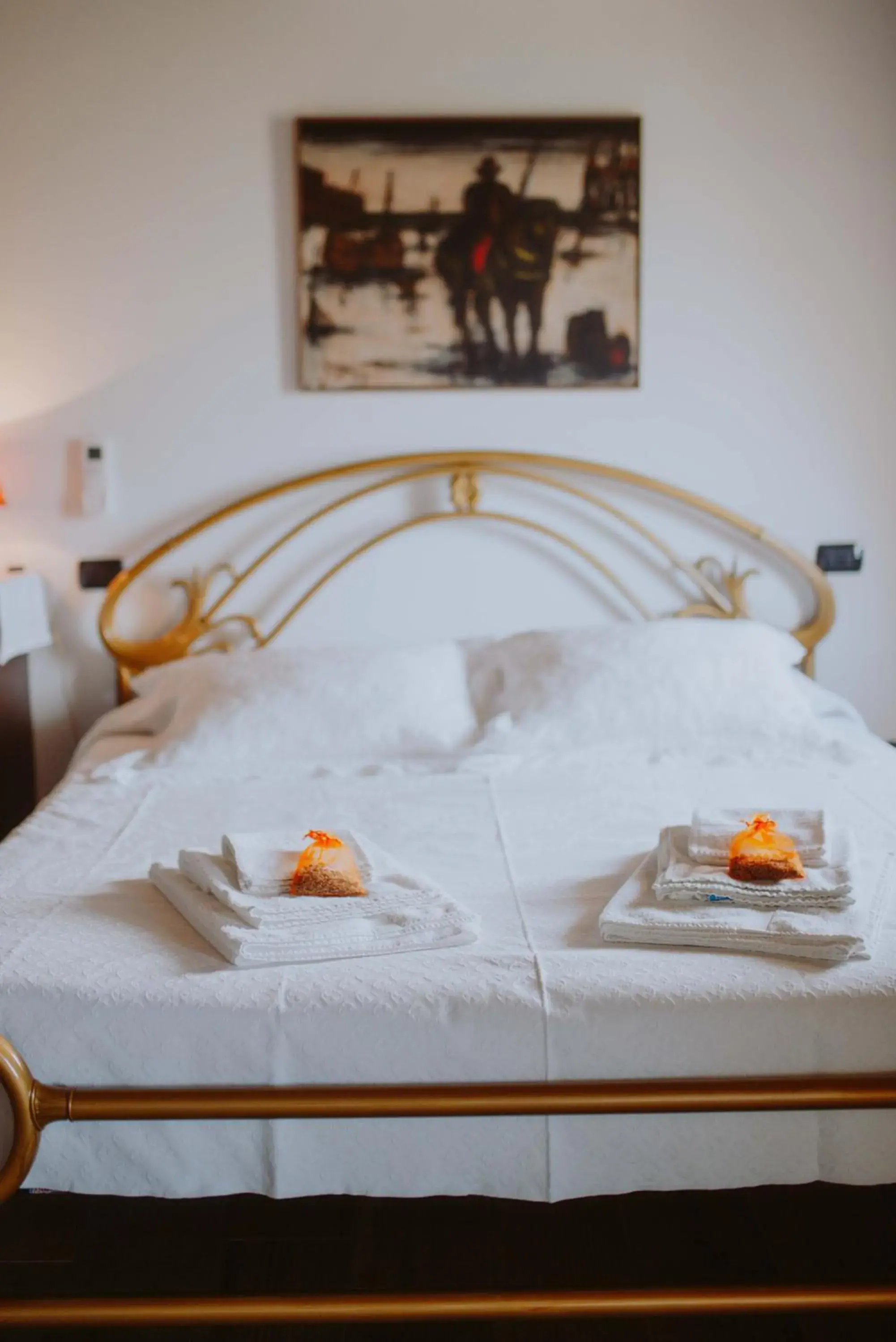 Comfort Triple Room in B&B Casa Santa Lucia Comfort Triple Room in B&B Casa Santa Lucia