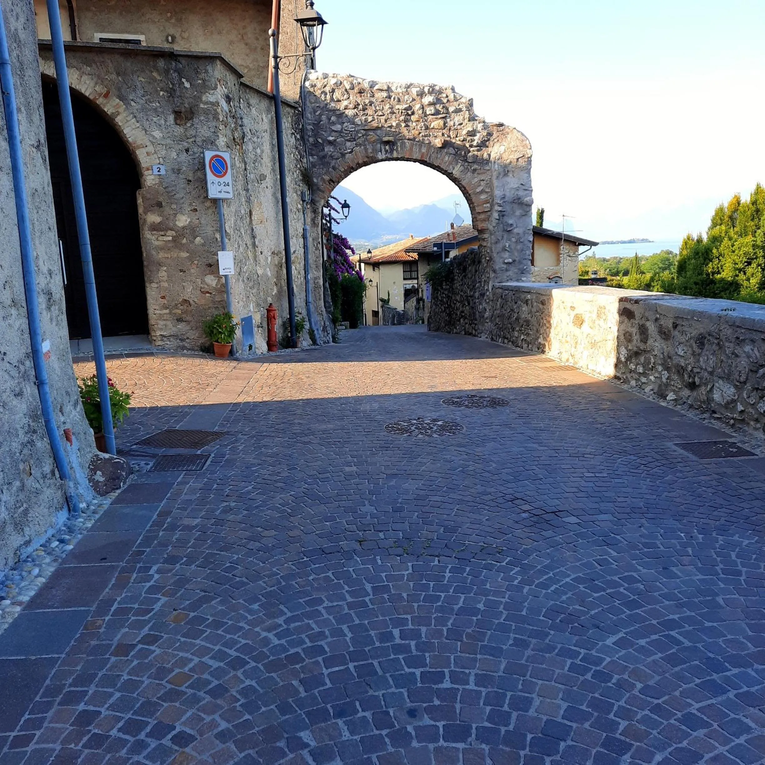 Facade/entrance in B&B Casa Santa Lucia
