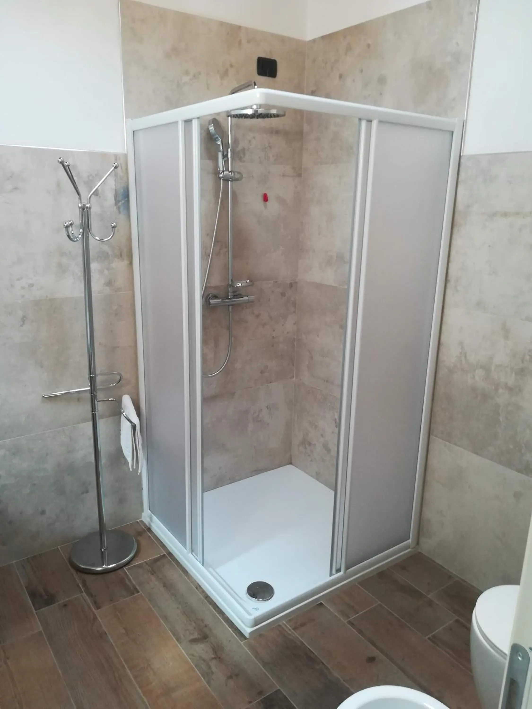 Shower in B&B Casa Santa Lucia