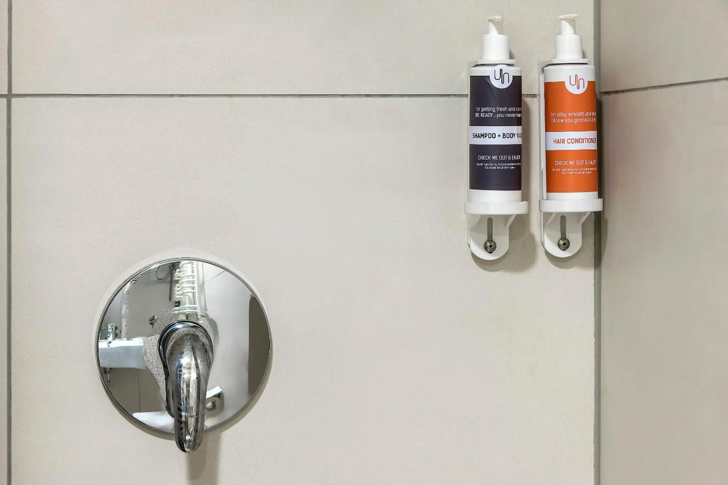 Toilet in Urbihop Hotel