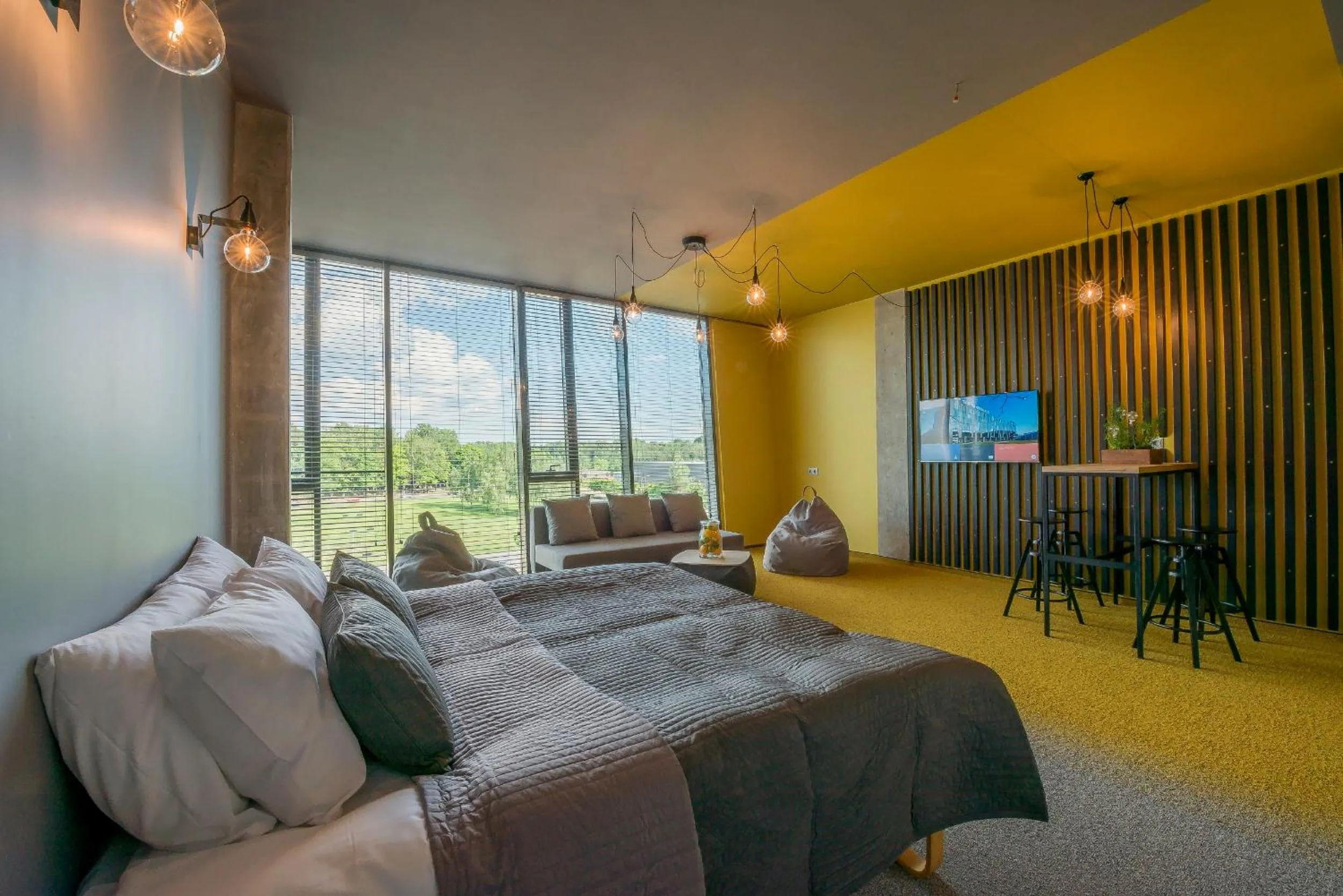 Photo of the whole room, Bed in Urbihop Hotel