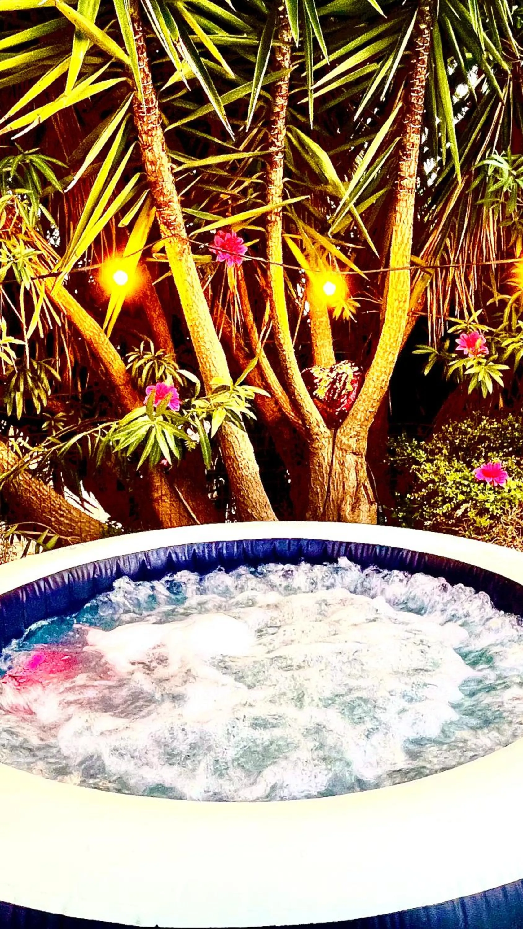 Hot Tub in Mirella Charming