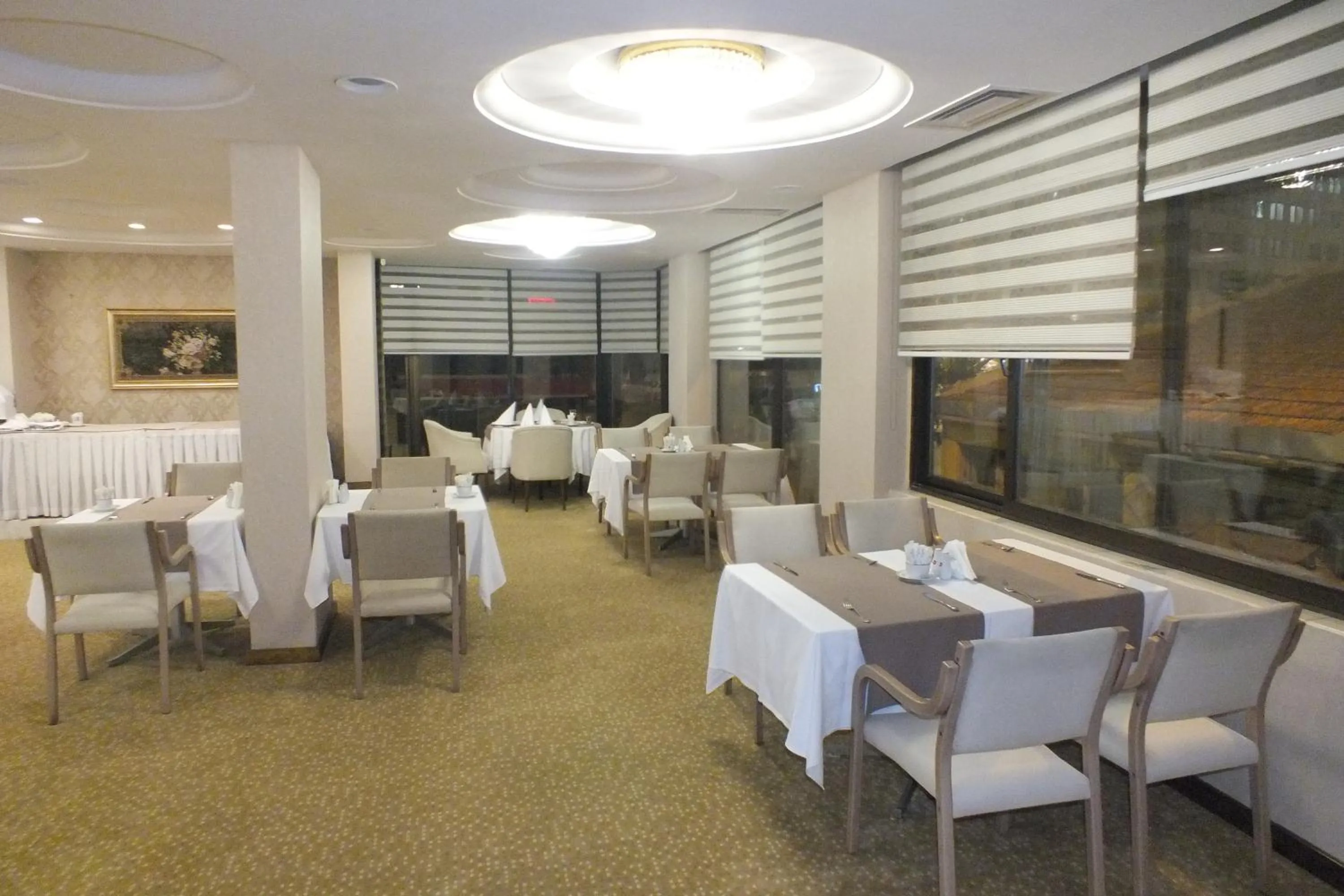 Restaurant/places to eat in Park Royal