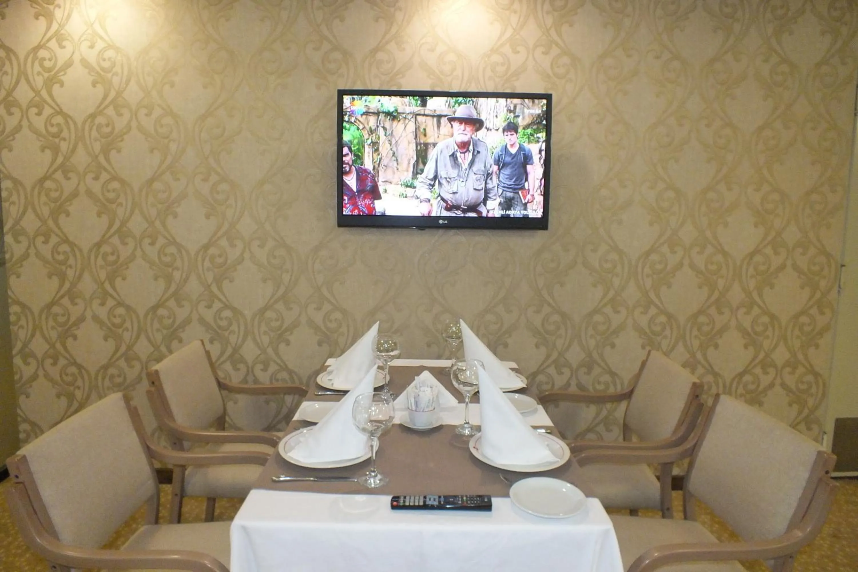 Restaurant/places to eat in Park Royal