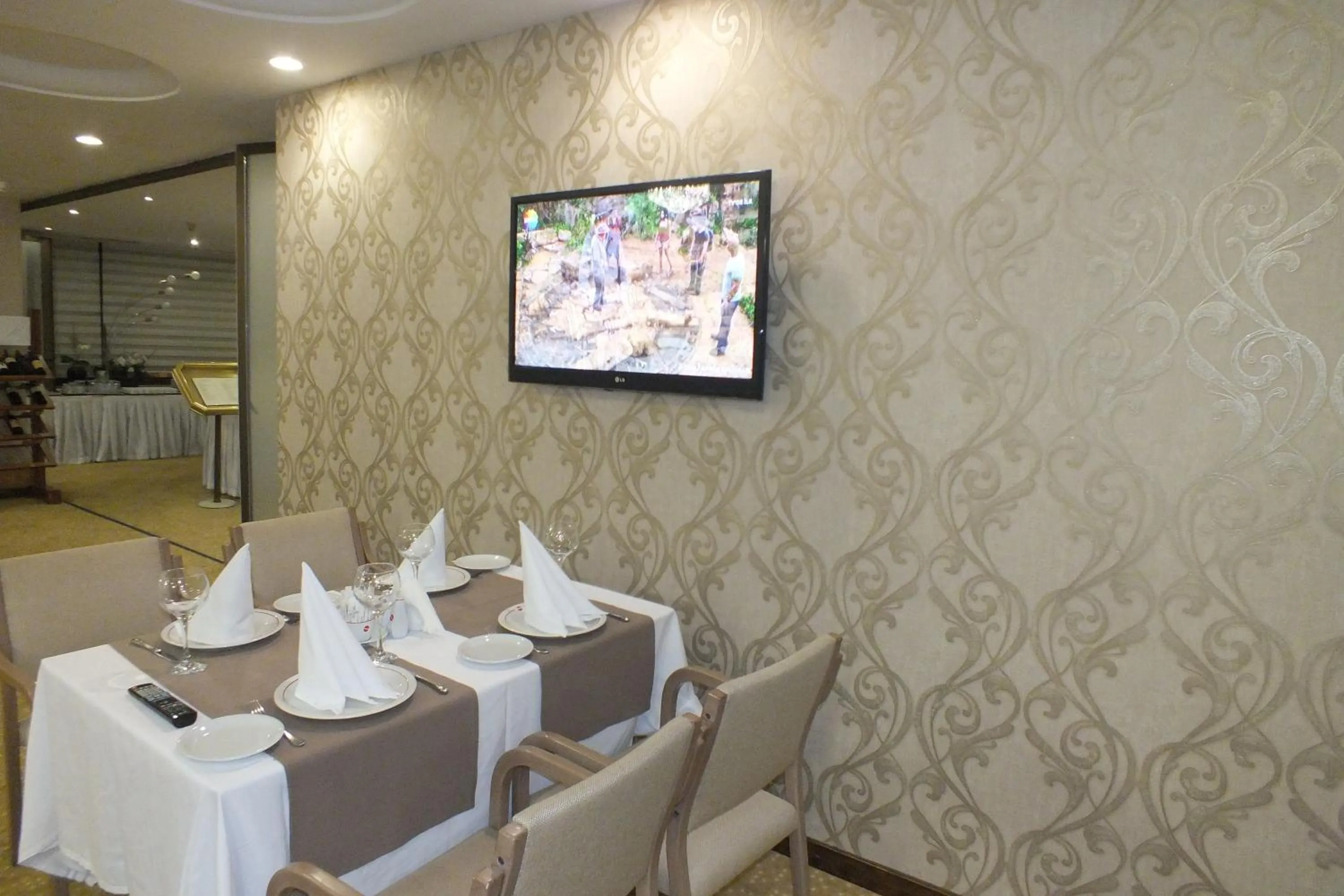 Restaurant/places to eat in Park Royal