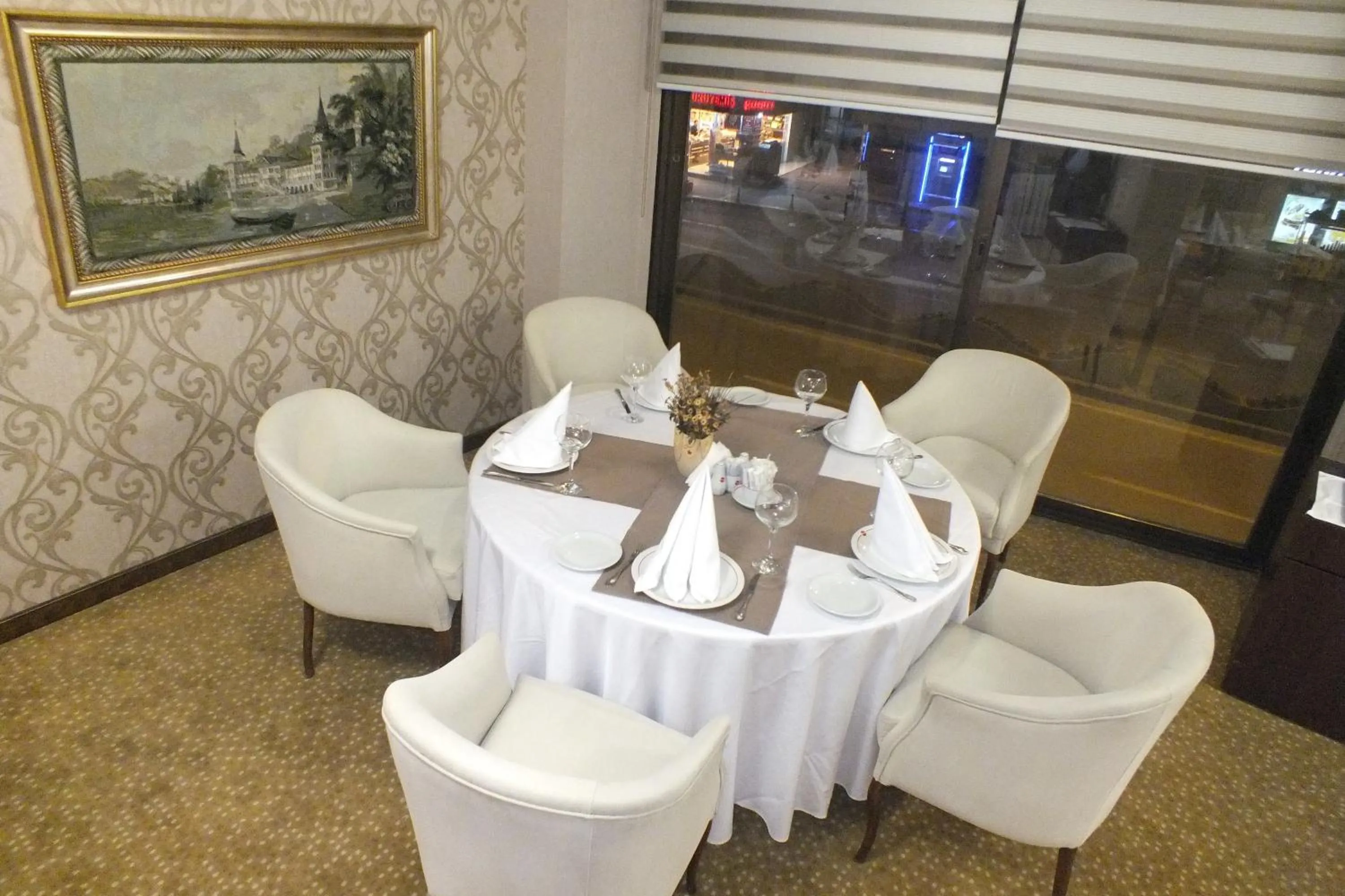 Restaurant/places to eat in Park Royal