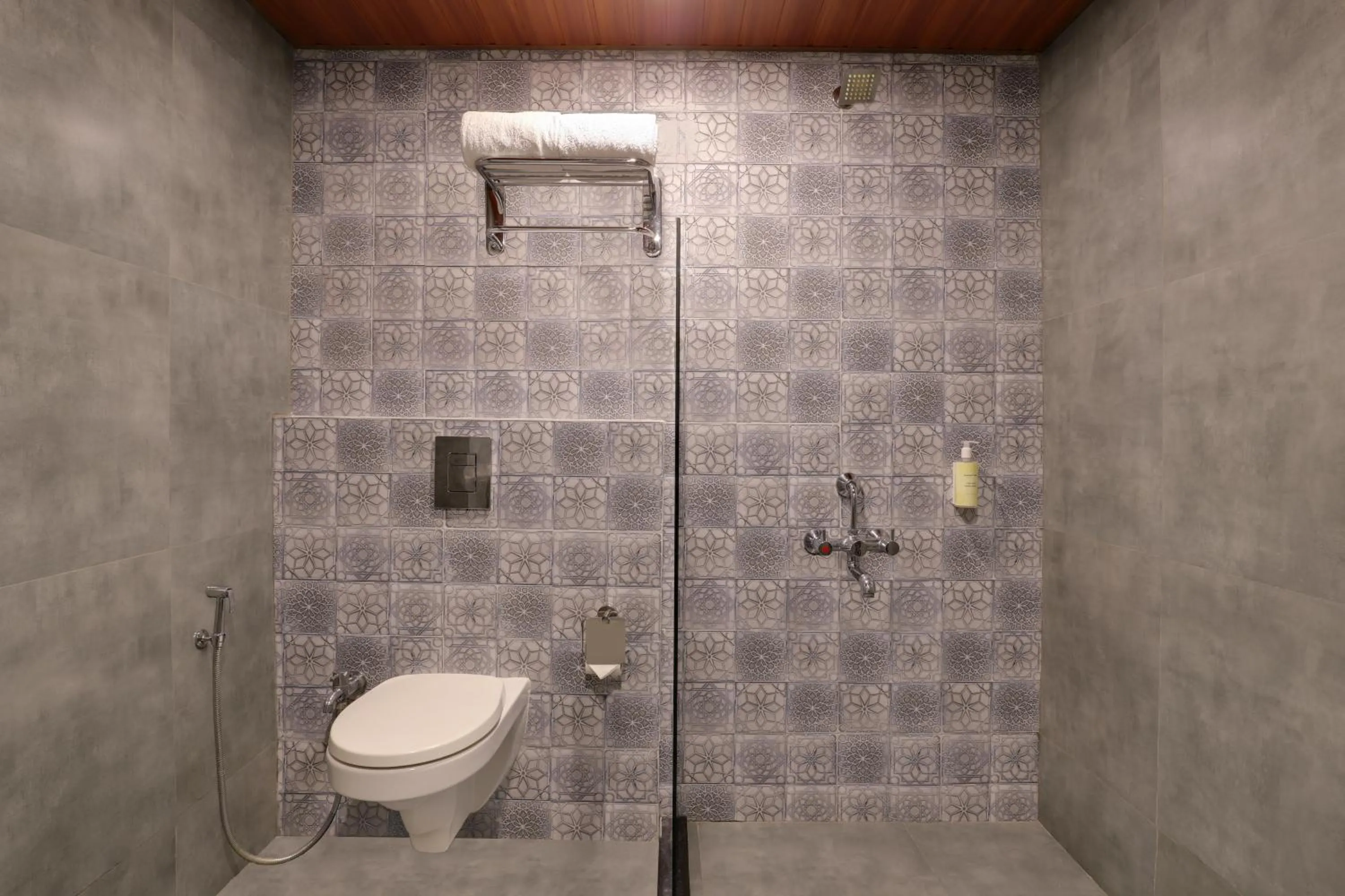 Bathroom in Lemon Tree Hotel, Dapoli