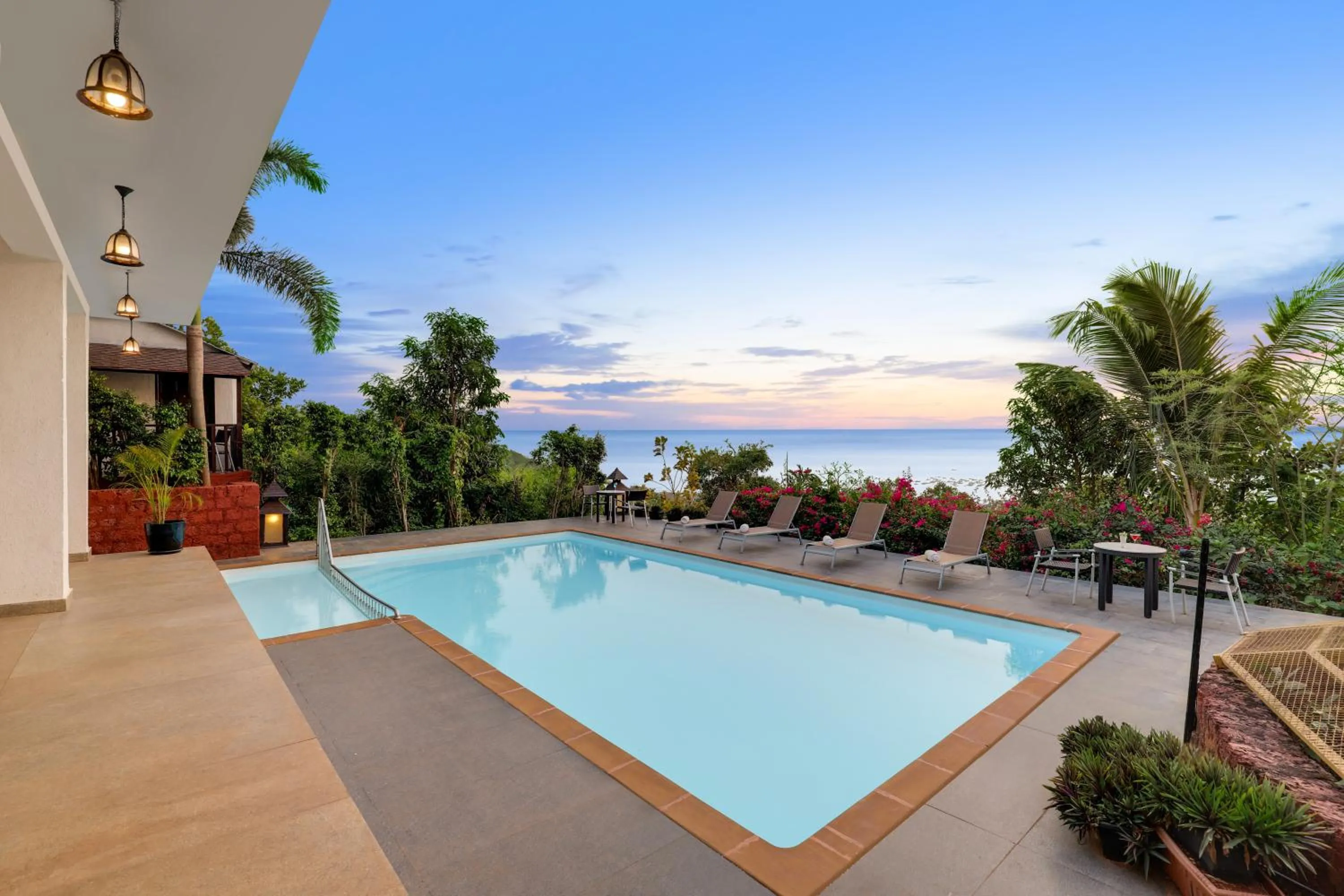 Swimming pool in Lemon Tree Hotel, Dapoli