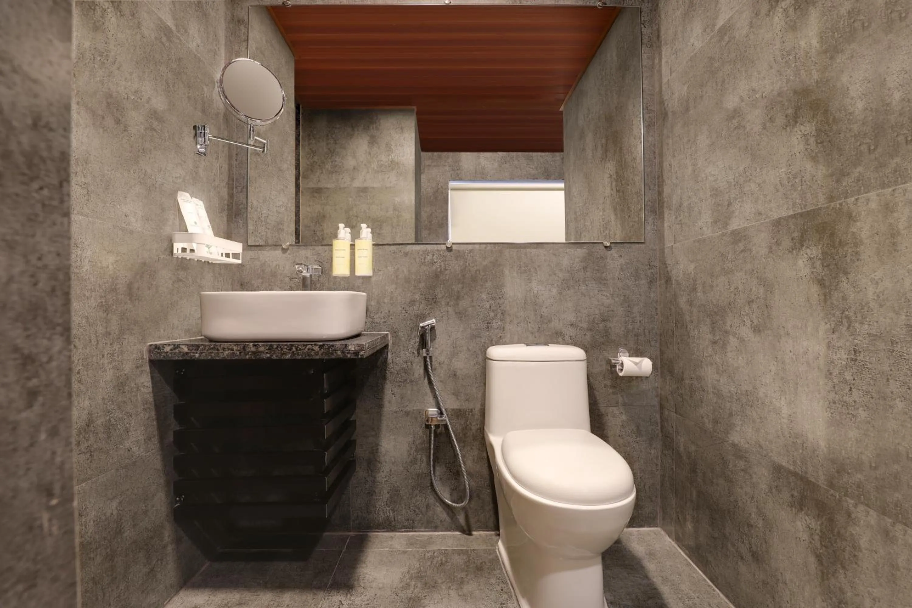 Bathroom in Lemon Tree Hotel, Dapoli