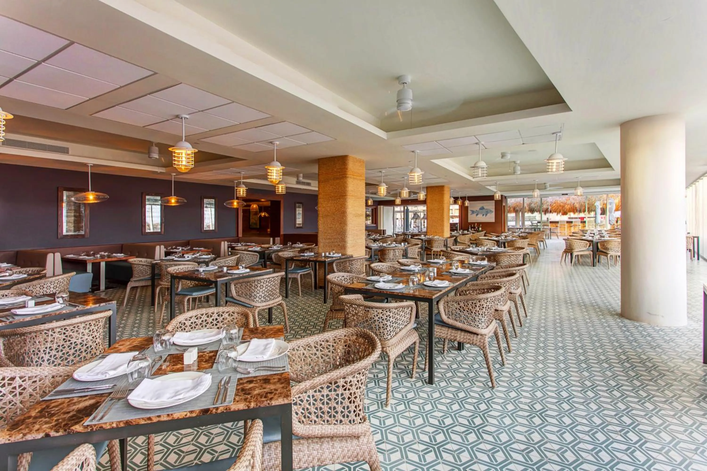 Restaurant/places to eat in Royalton Bavaro, An Autograph Collection All-Inclusive Resort & Casino