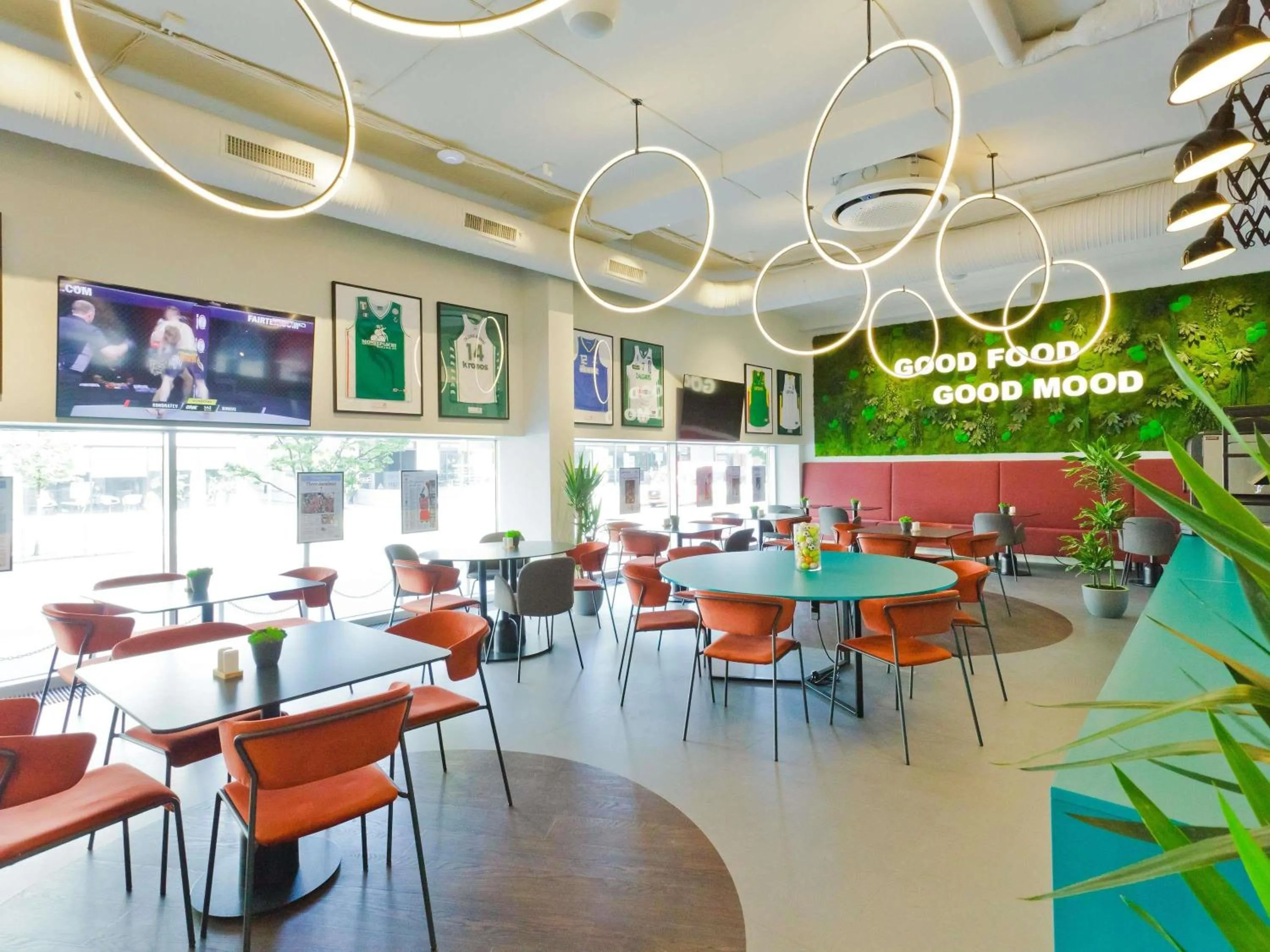 Restaurant/places to eat in IBIS Styles Kaunas Centre