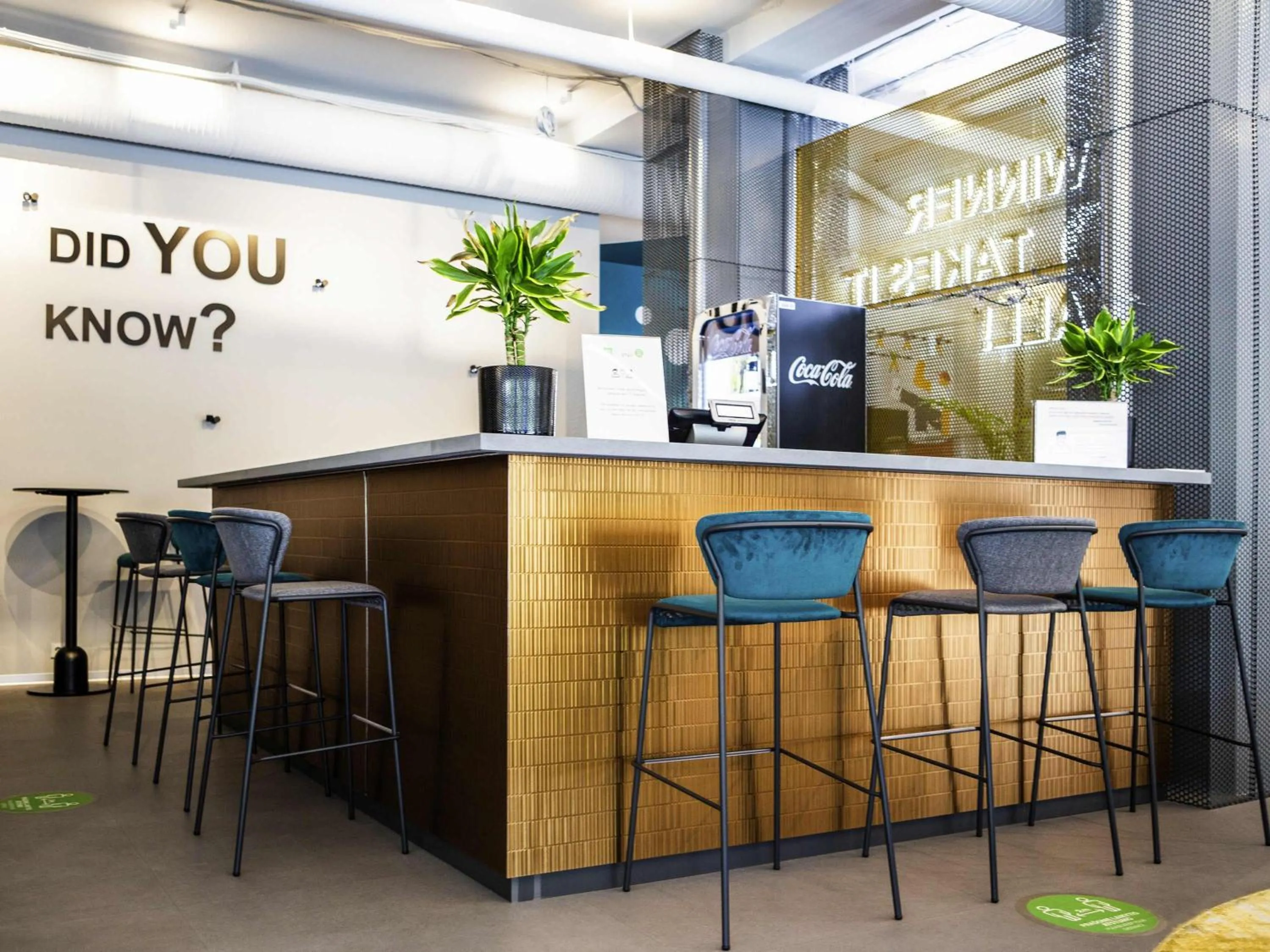 Lounge or bar in IBIS Styles Kaunas Centre