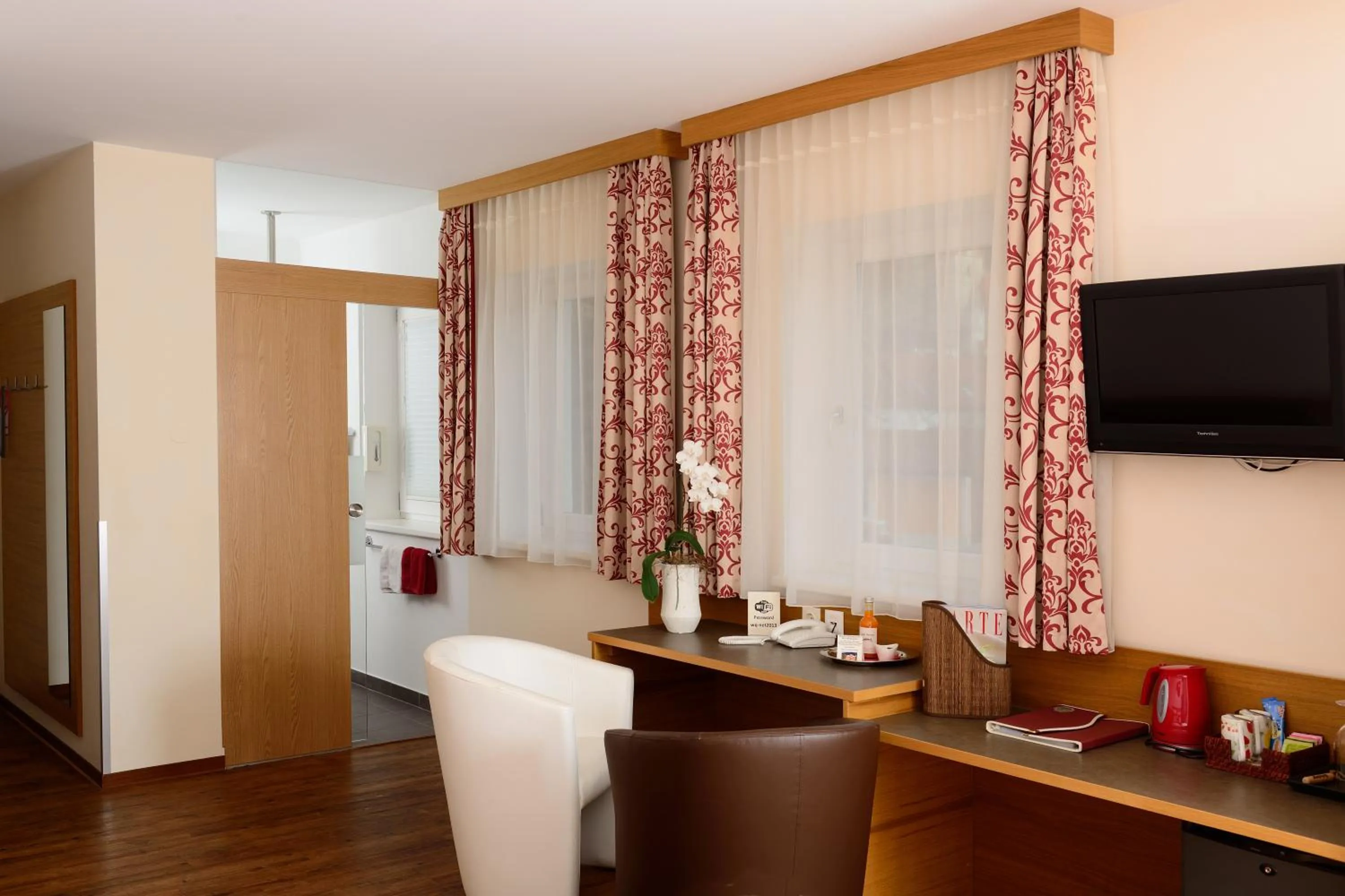 TV and multimedia in Das WeinQuadrat - boutique stay