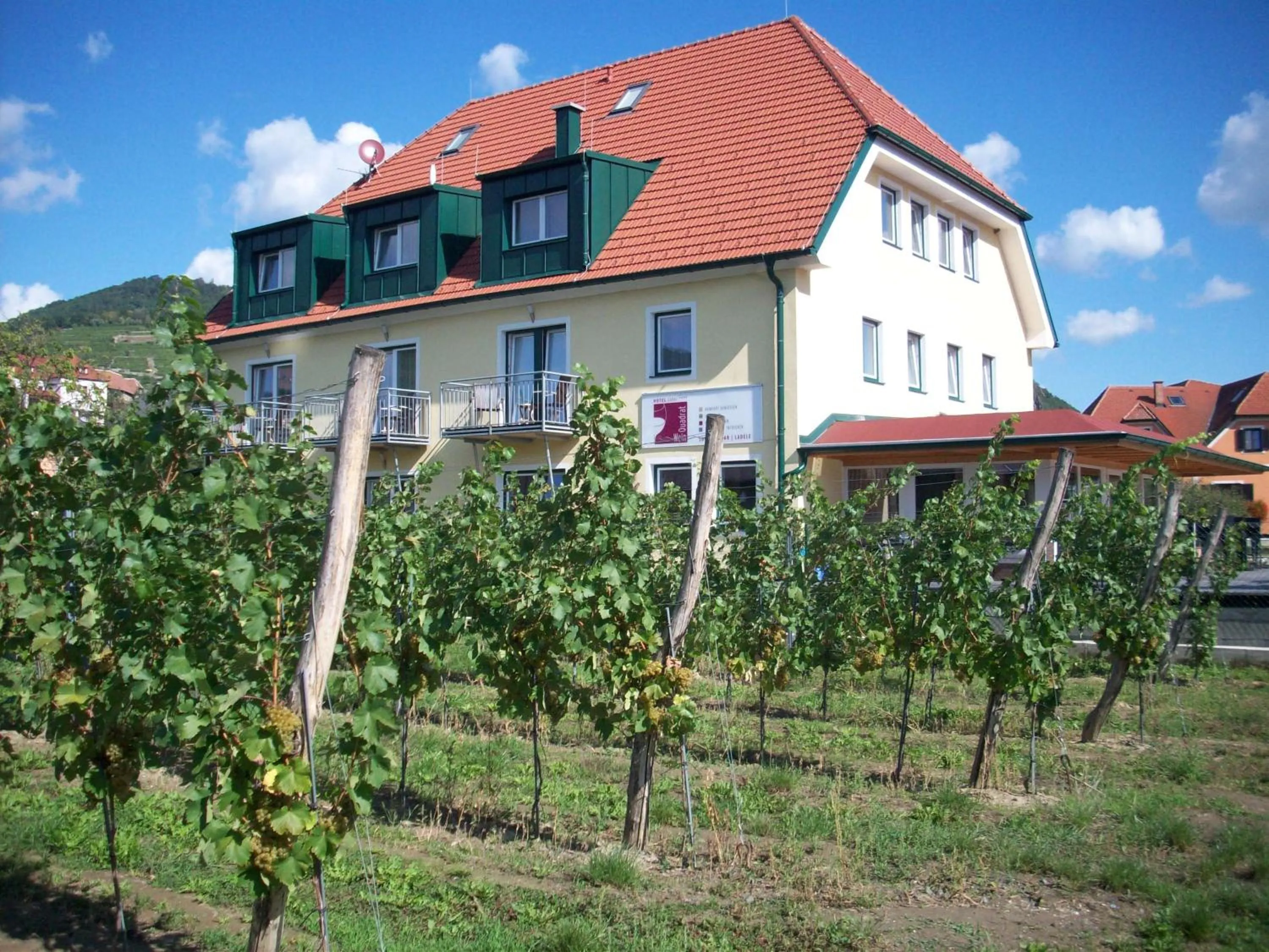 Facade/entrance in Das WeinQuadrat - boutique stay