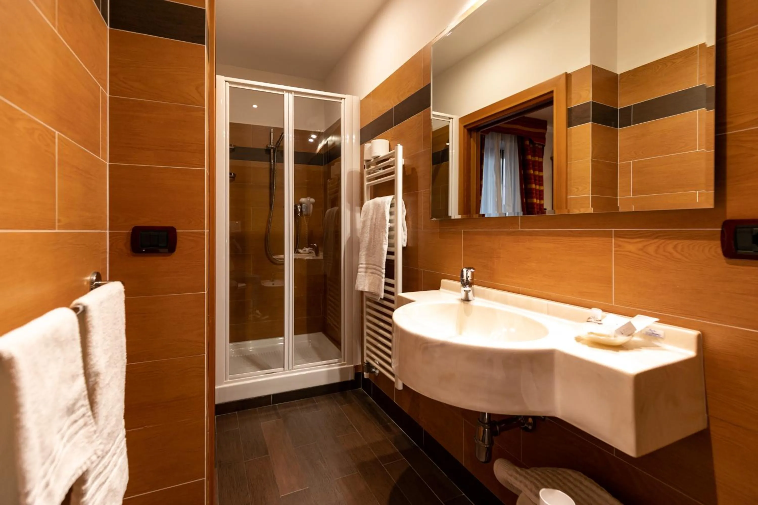 Shower in Hotel Isolabella Wellness