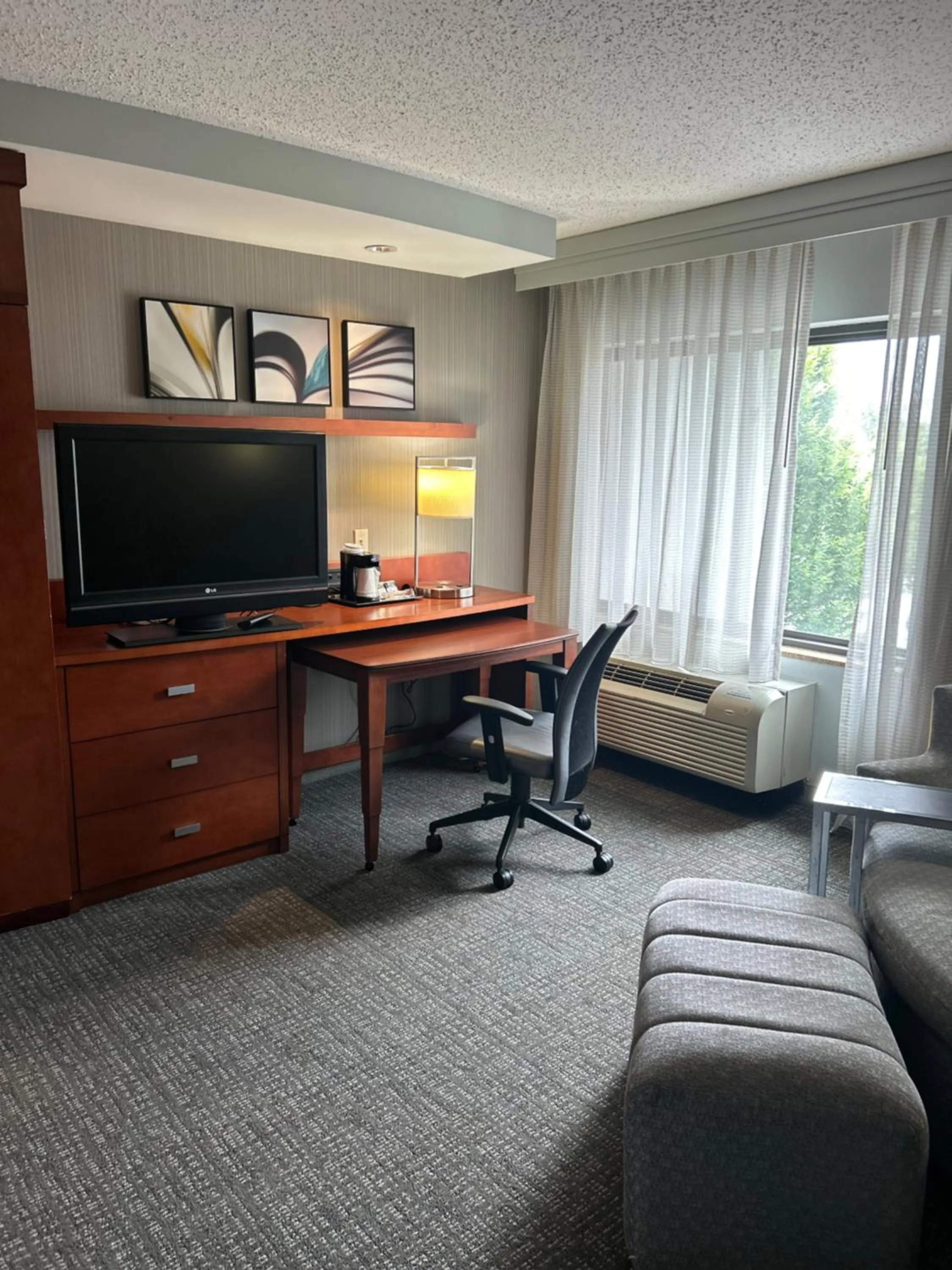 Bedroom in Courtyard Bethlehem Lehigh Valley/I-78