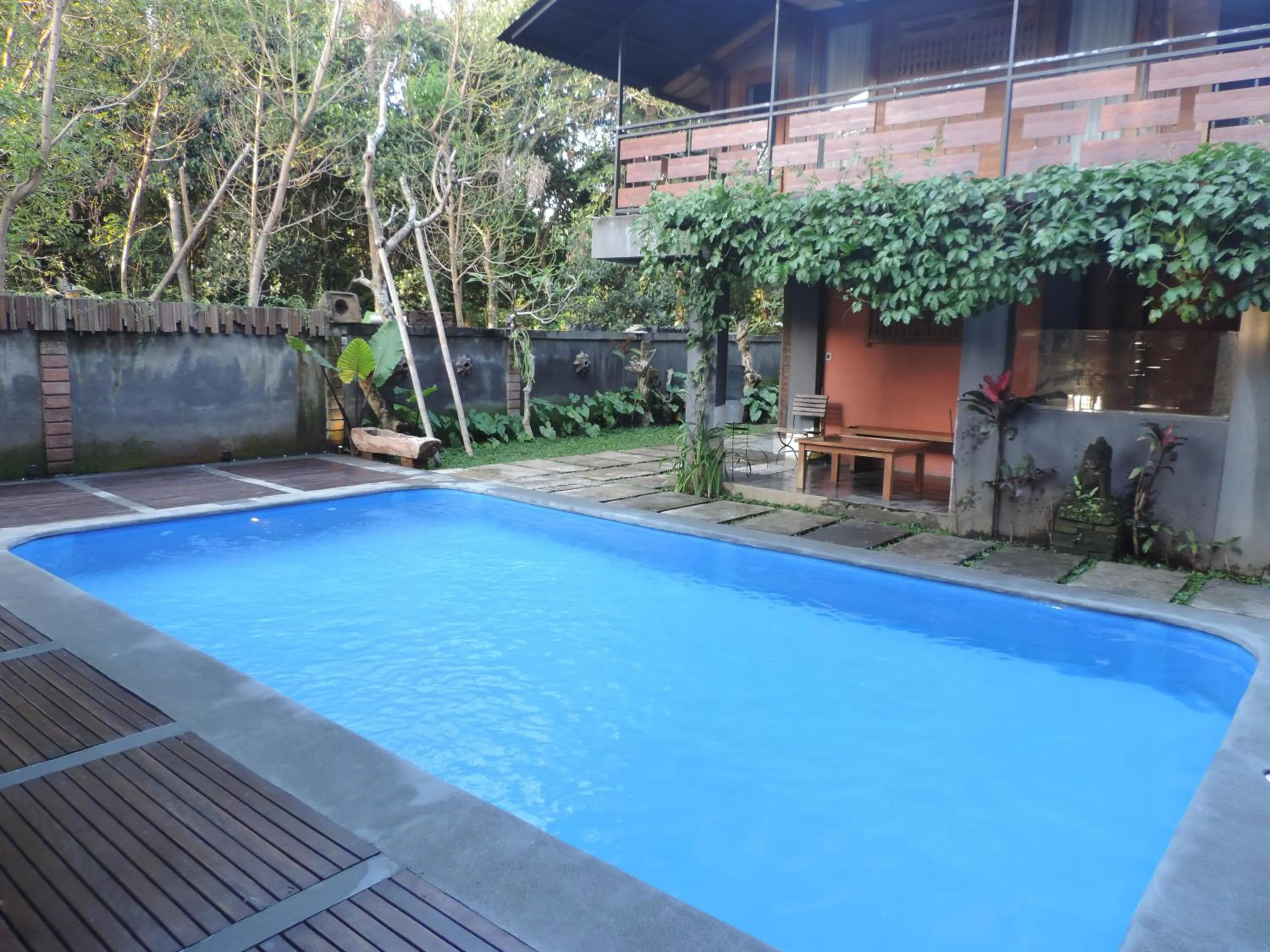 Swimming pool in Kencana Ubud by Mahaputra