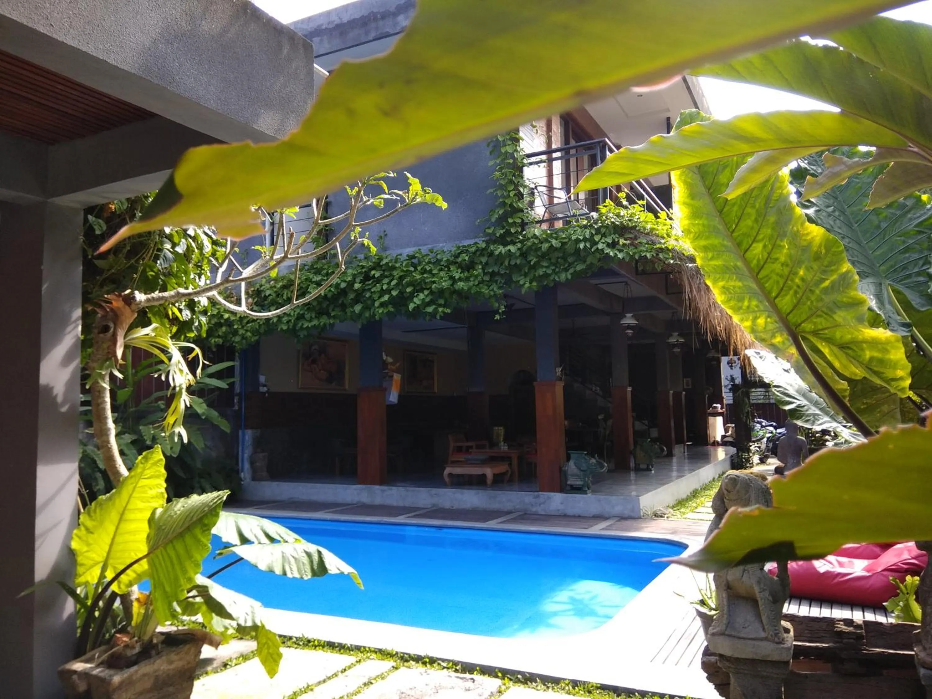 Swimming pool in Kencana Ubud by Mahaputra