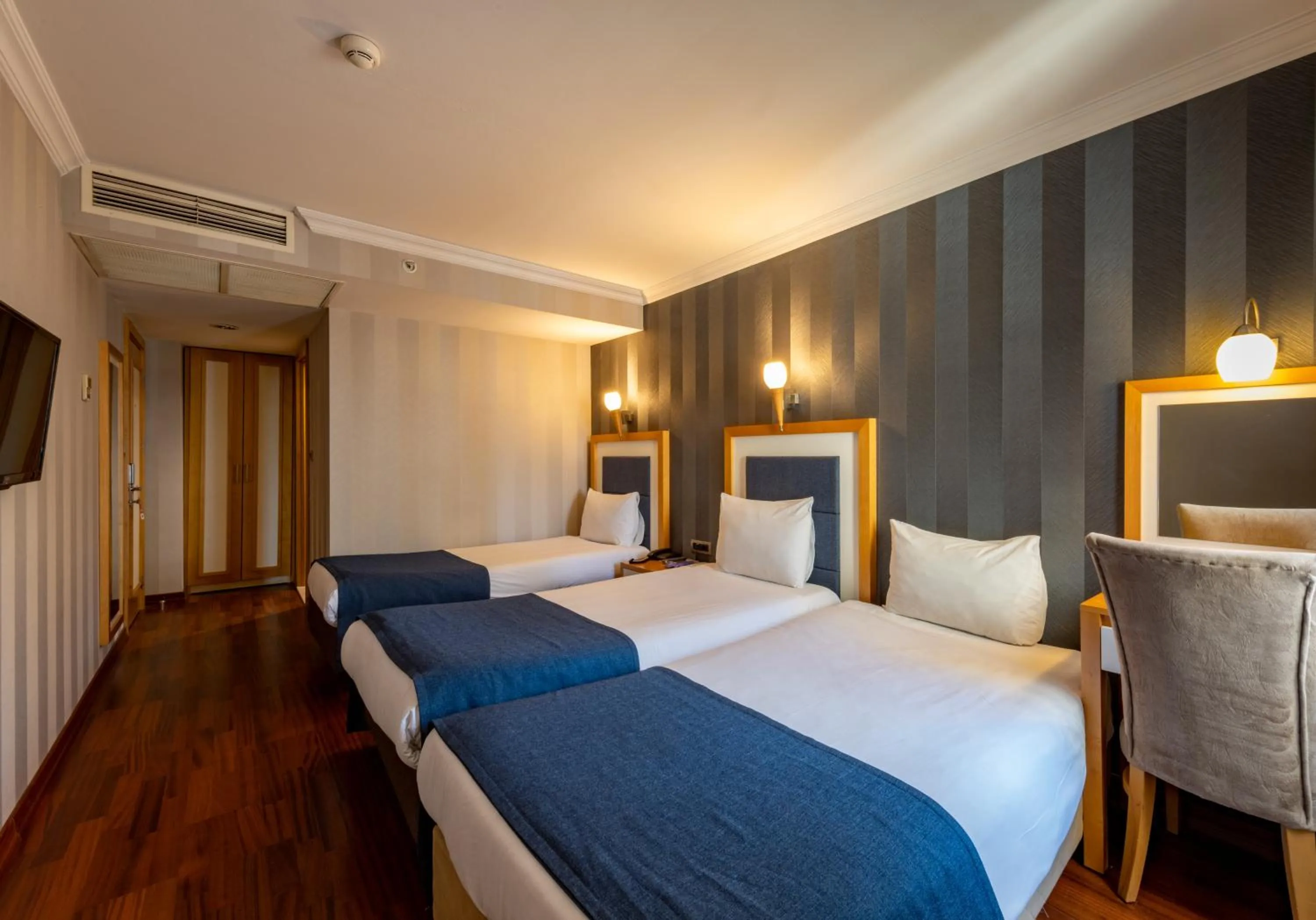 Photo of the whole room in Nova Plaza Taksim Square