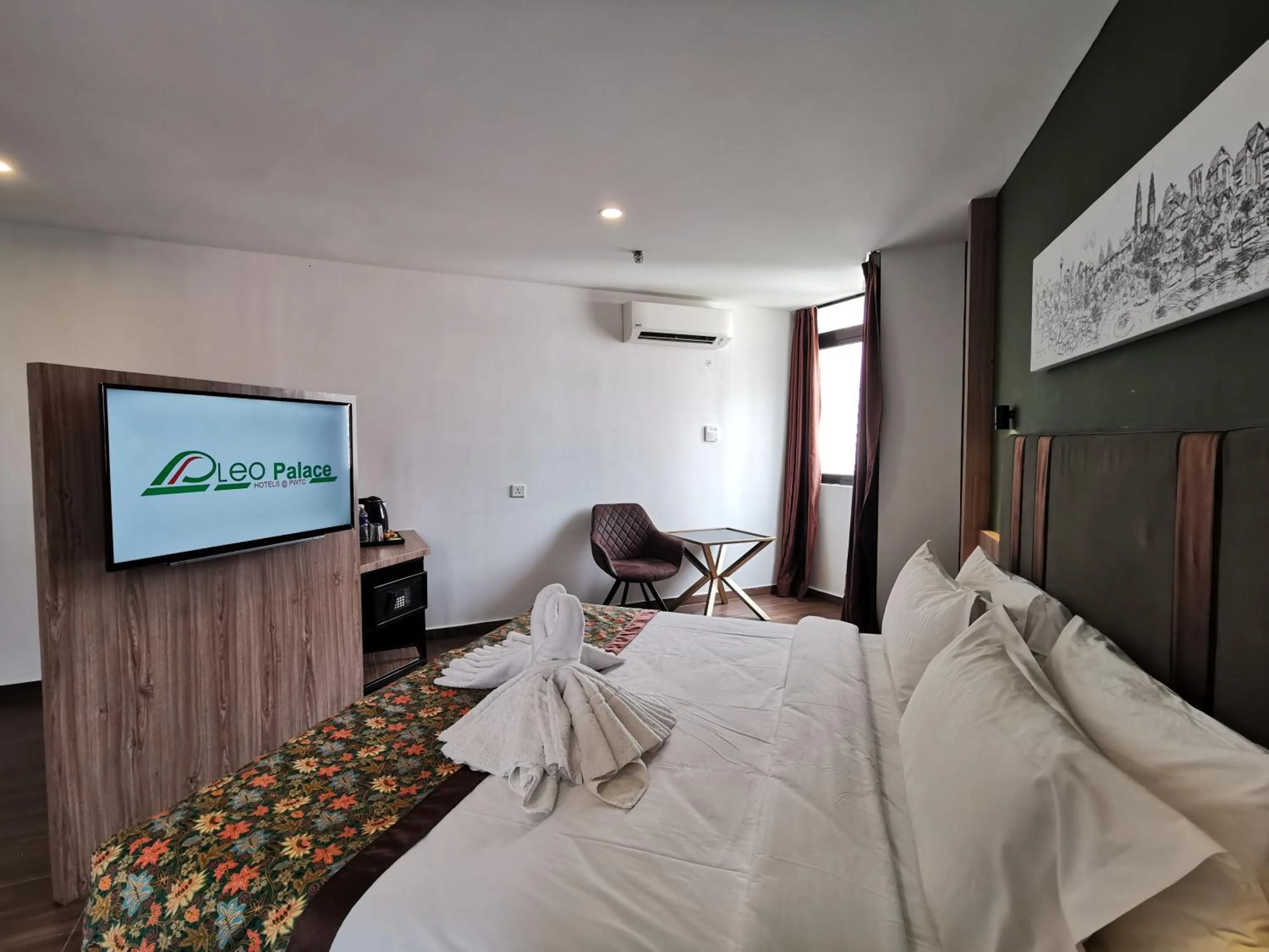 Bedroom, Bed in Leo Palace Hotel New Wing, WTC Kuala Lumpur