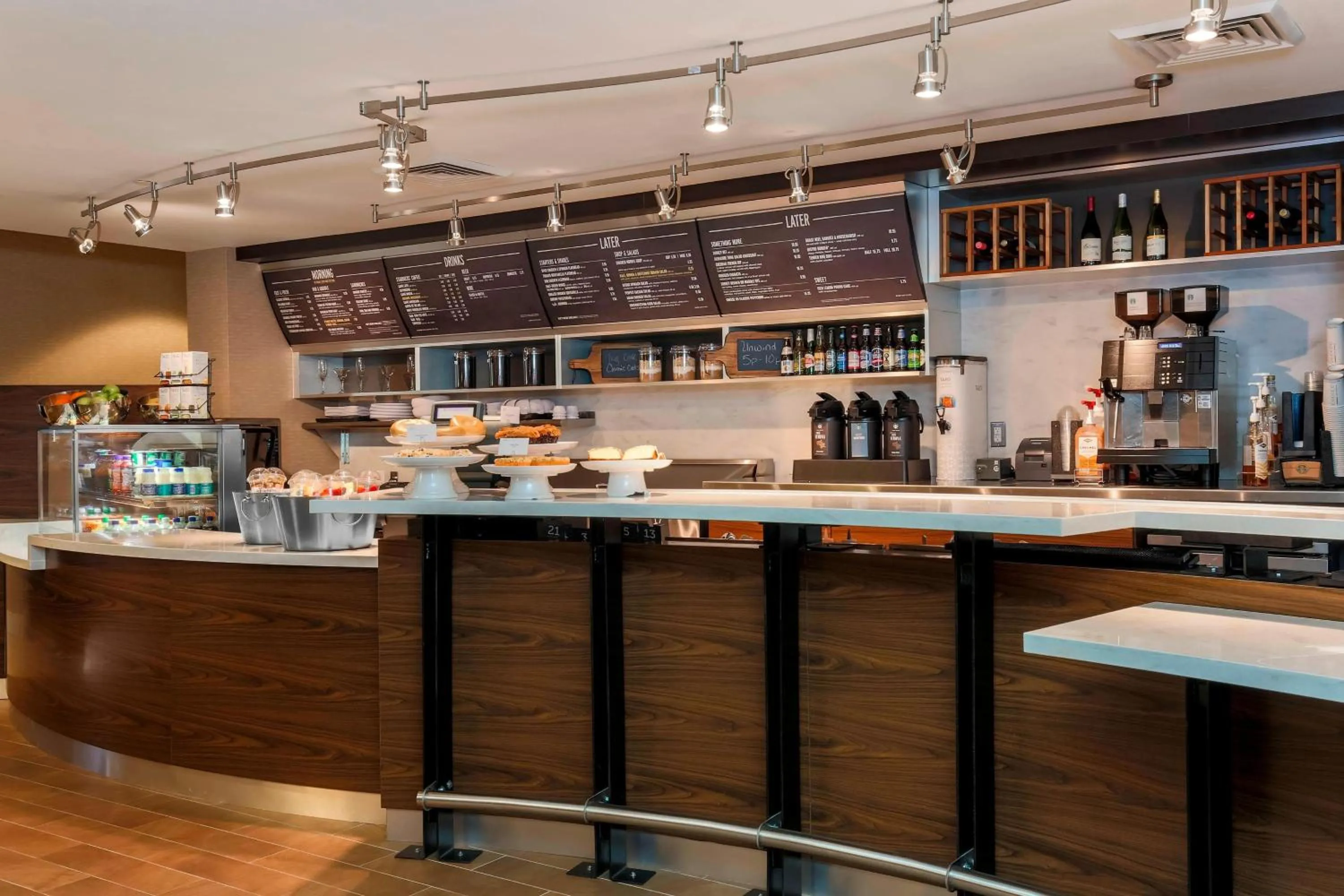 Restaurant/places to eat in Courtyard by Marriott Potomac Mills Woodbridge