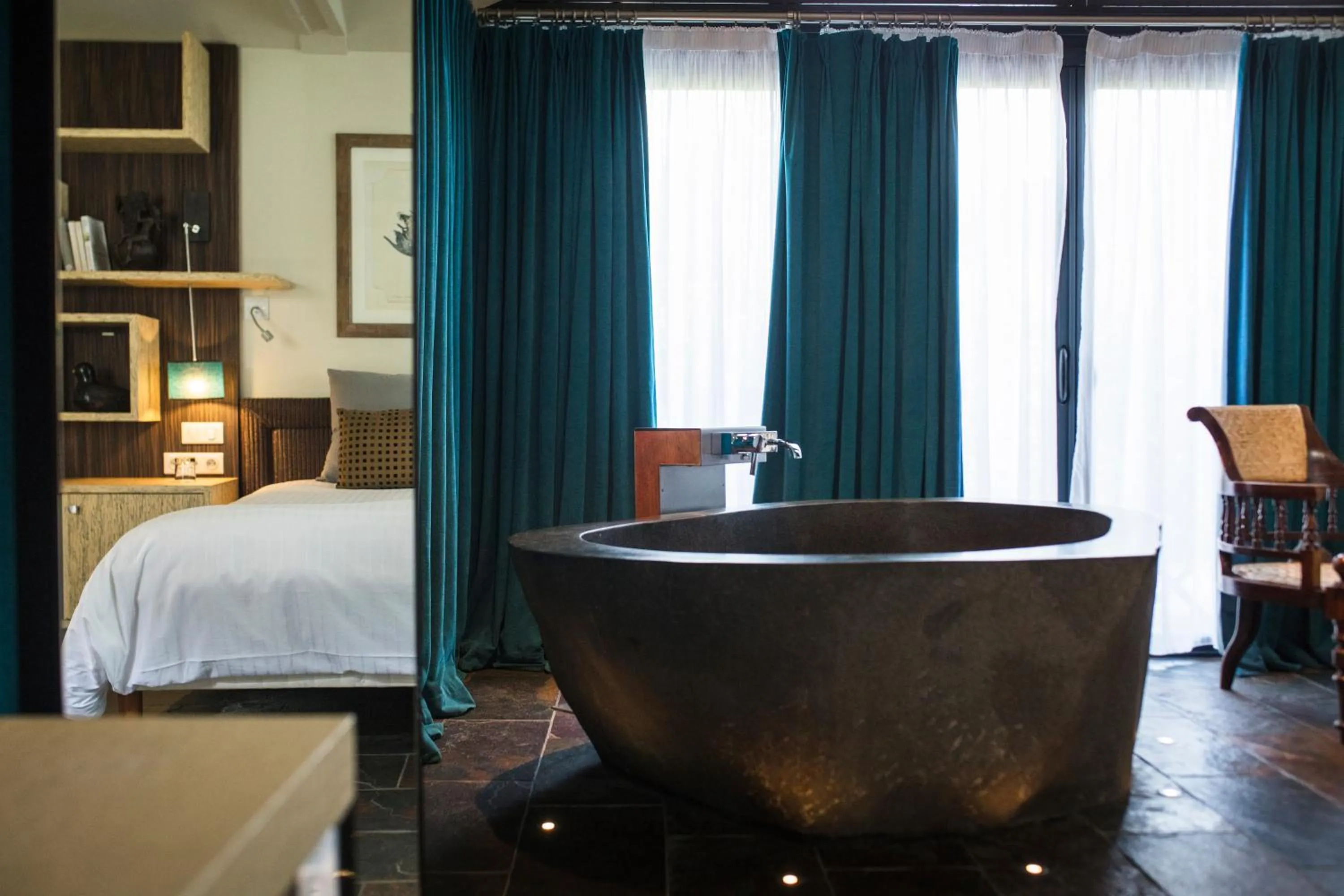 Bath, Bed in La Mare aux Oiseaux, The Originals Collection