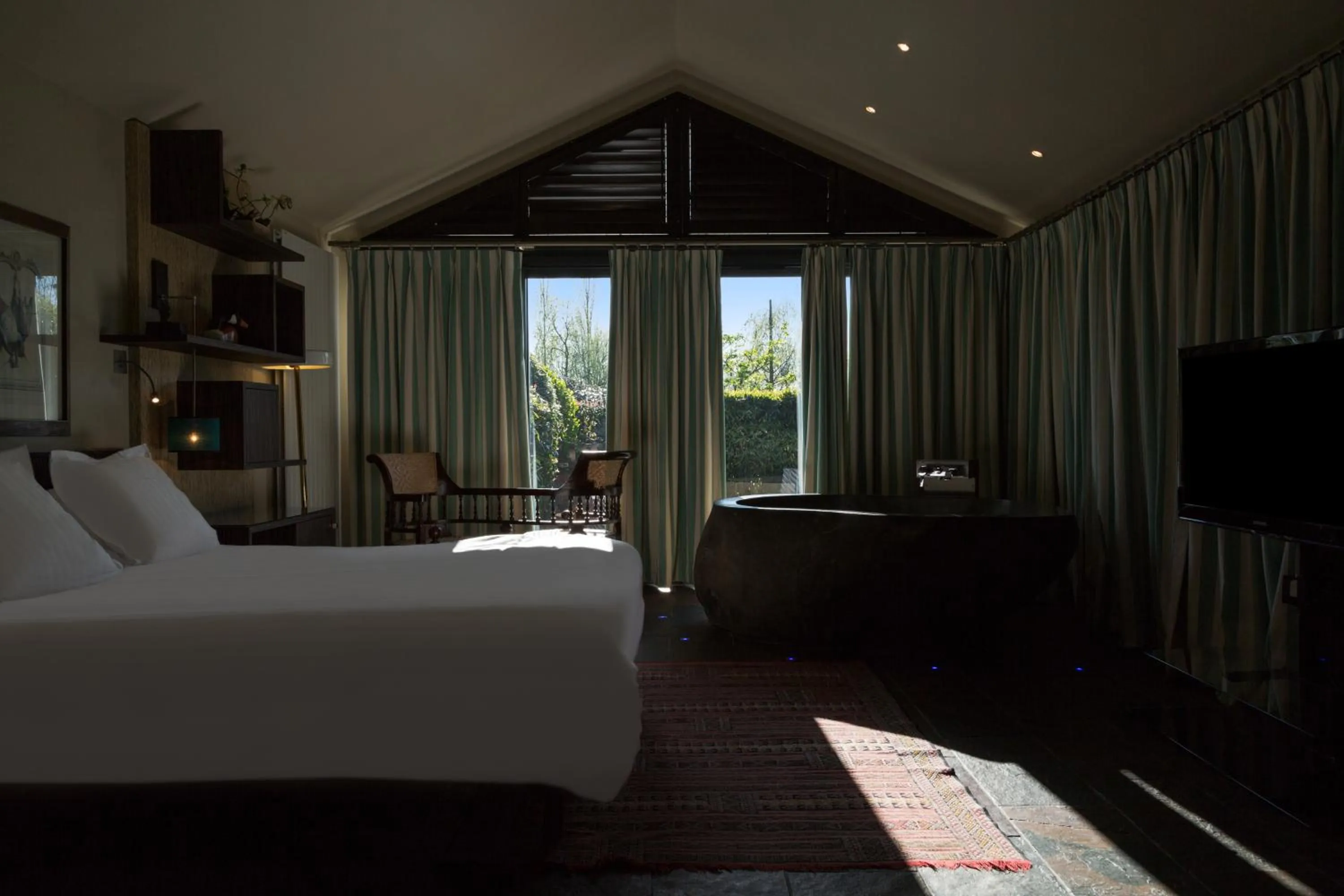 Bed in La Mare aux Oiseaux, The Originals Collection