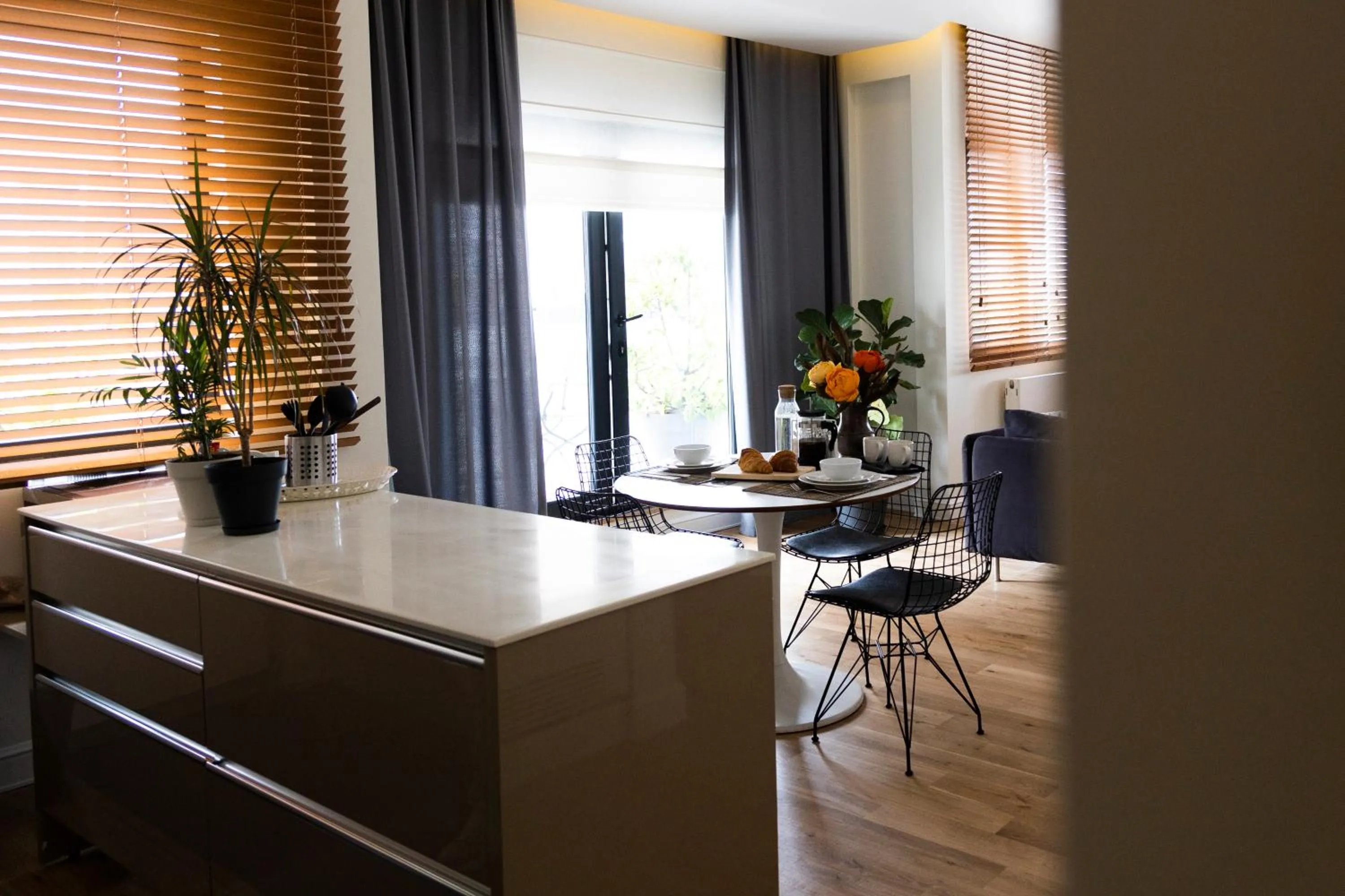 Dining area in GALATA M84