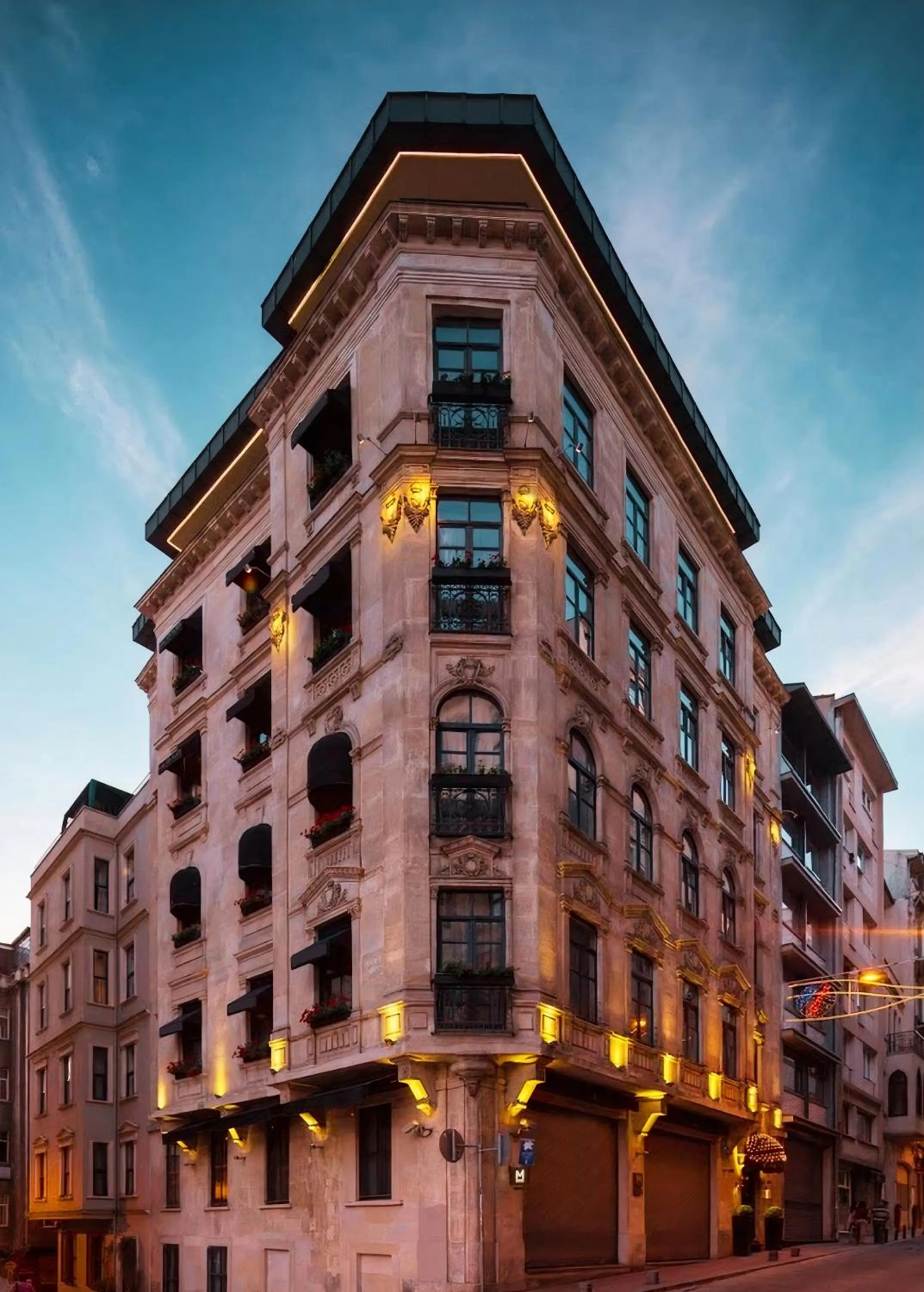 Property building in GALATA M84