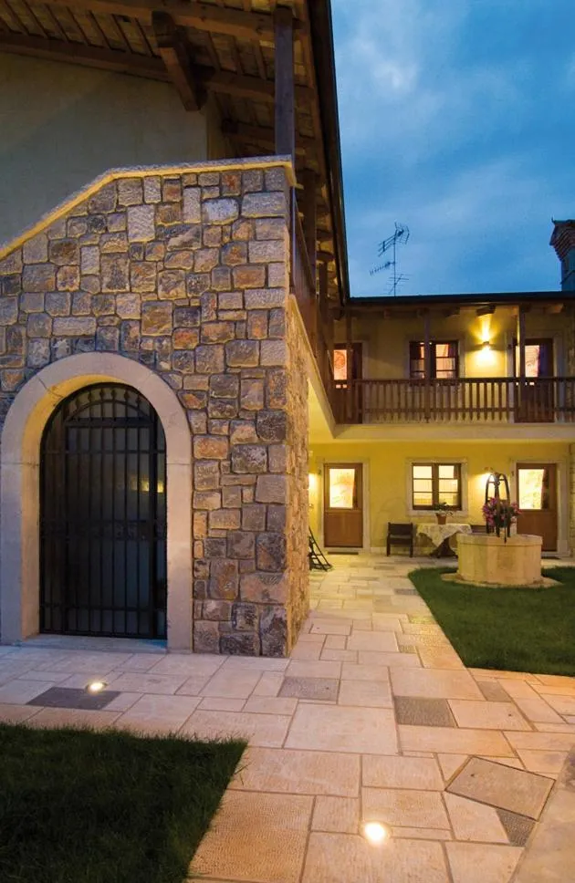 Property building in Lokanda Devetak