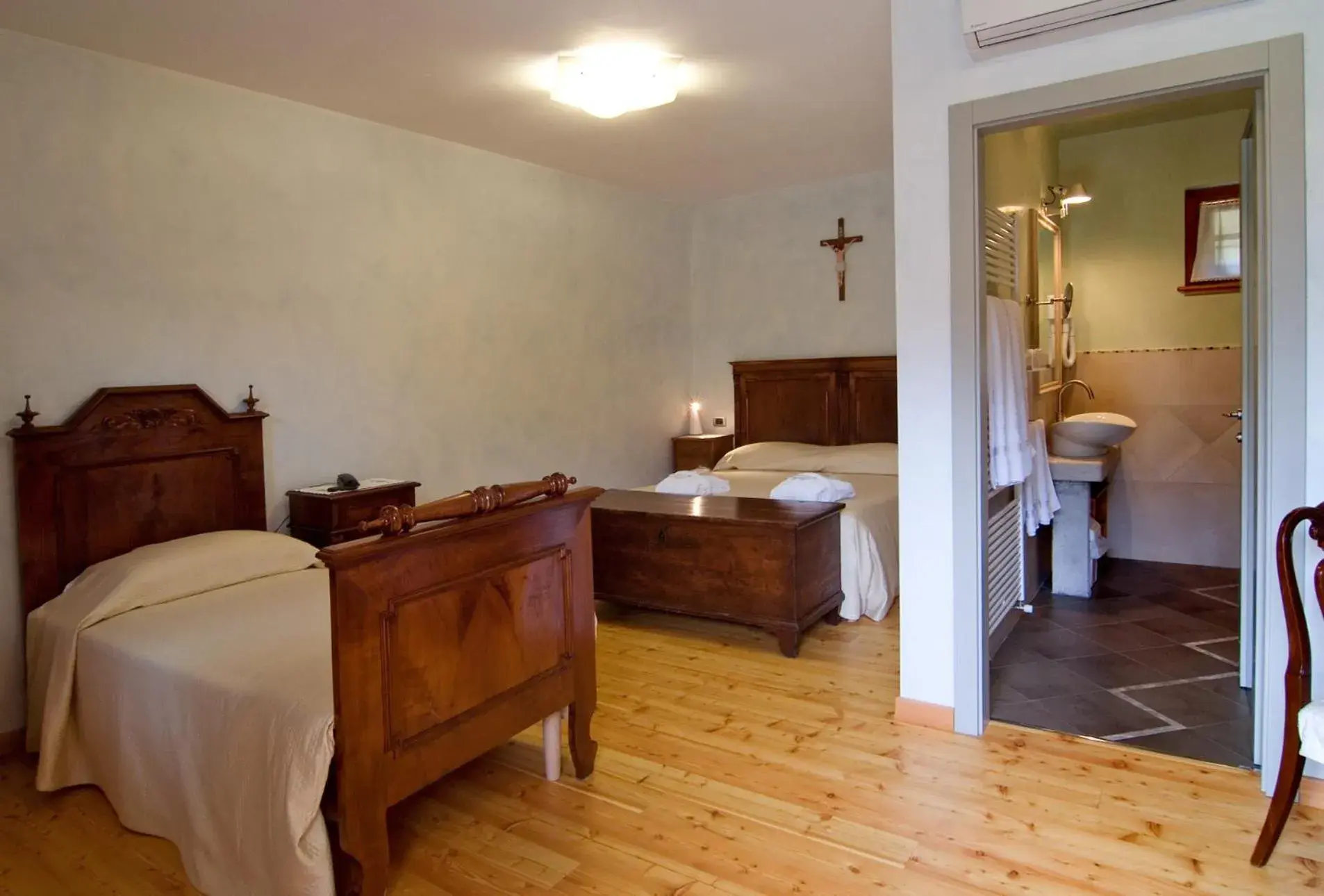 Triple Room - single occupancy in Lokanda Devetak Triple Room - single occupancy in Lokanda Devetak