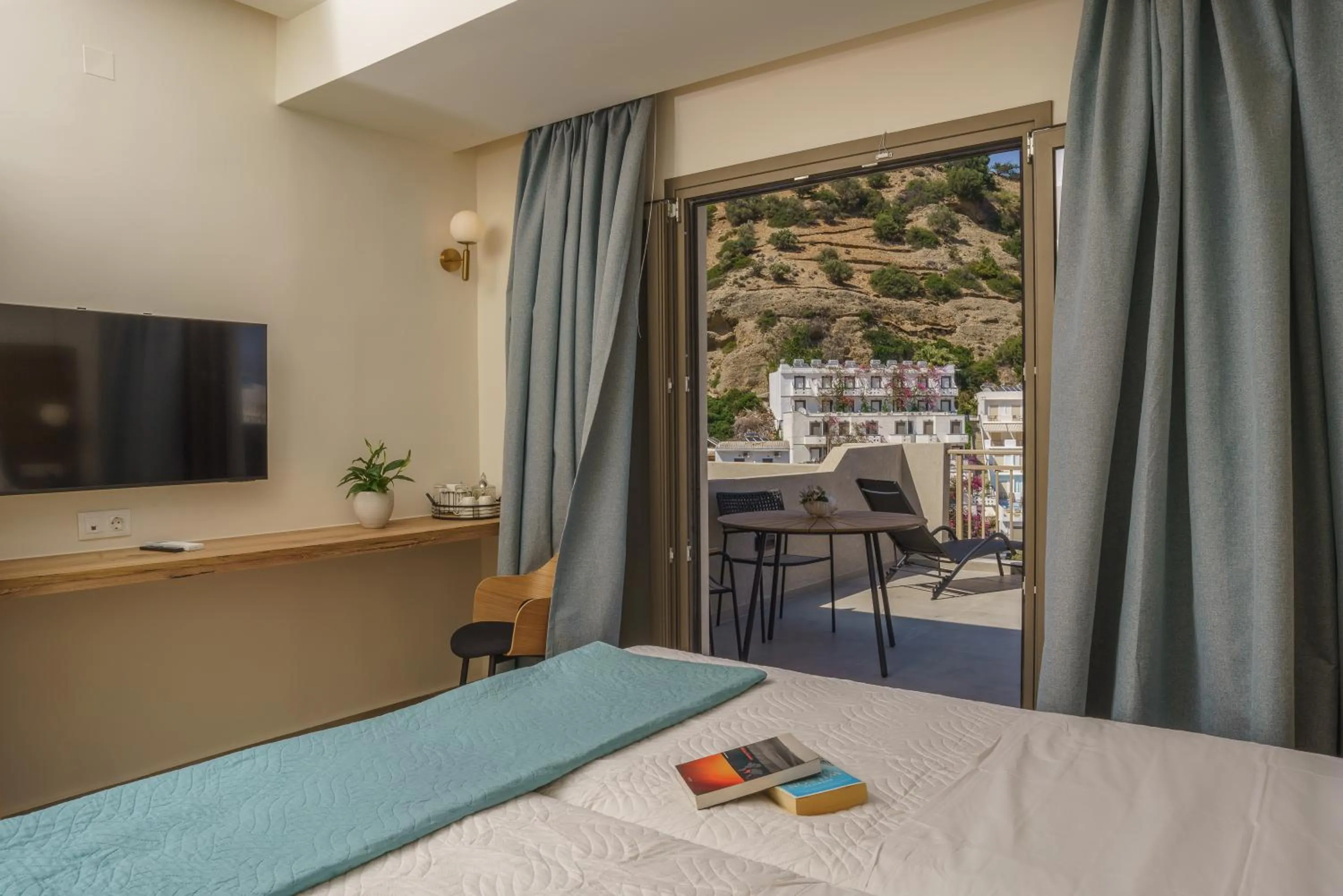 TV and multimedia in Sunlight Hotel