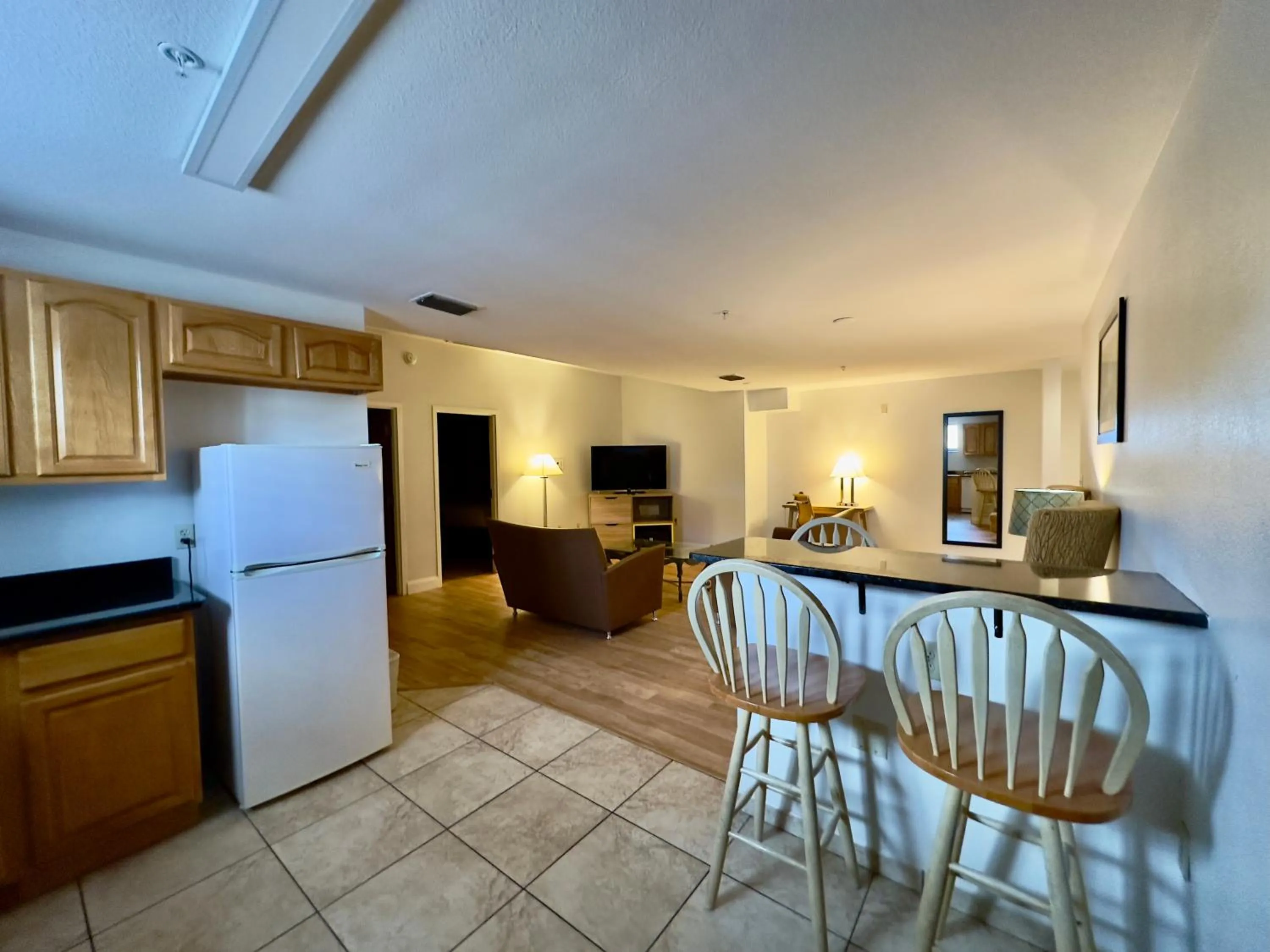 Living room in Days Inn & Suites by Wyndham Lakeland