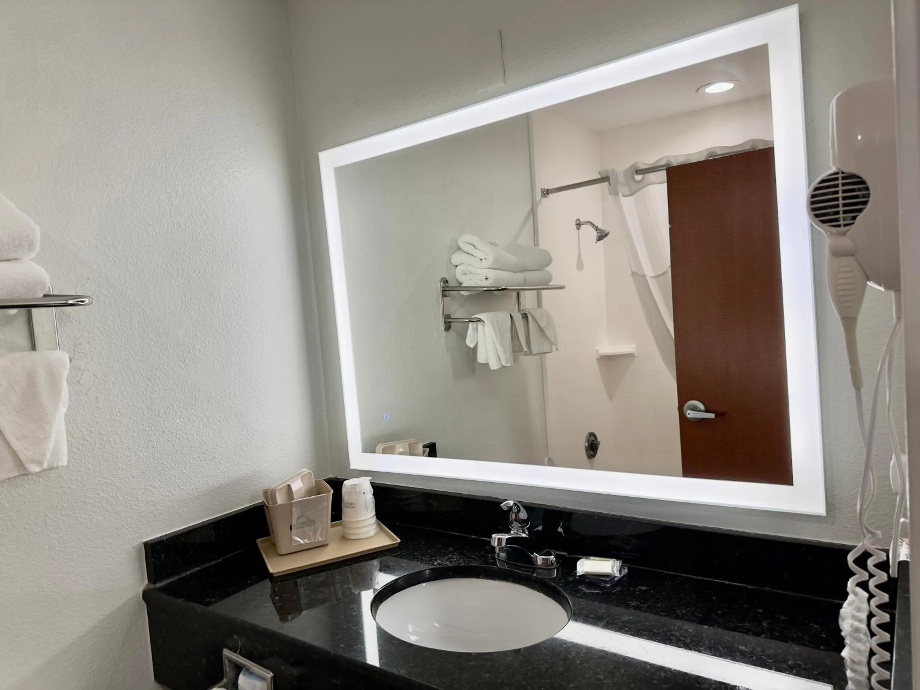 Bathroom in Days Inn & Suites by Wyndham Lakeland