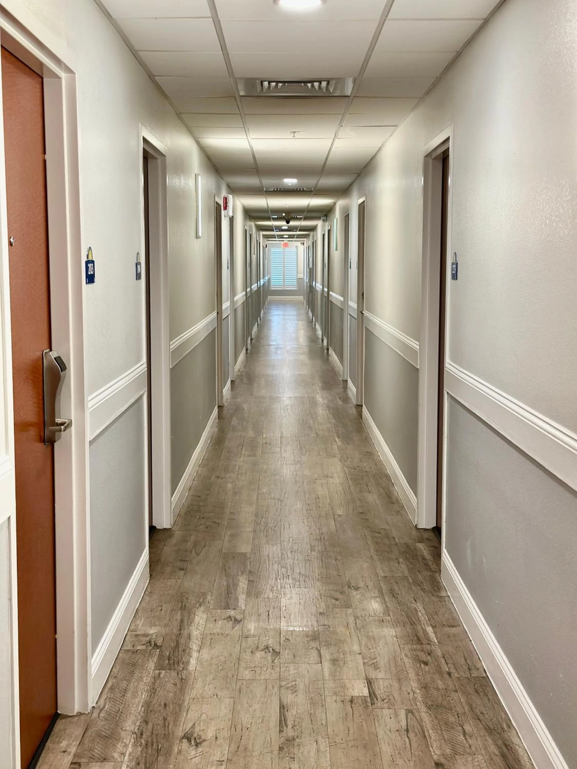 Property building in Days Inn & Suites by Wyndham Lakeland