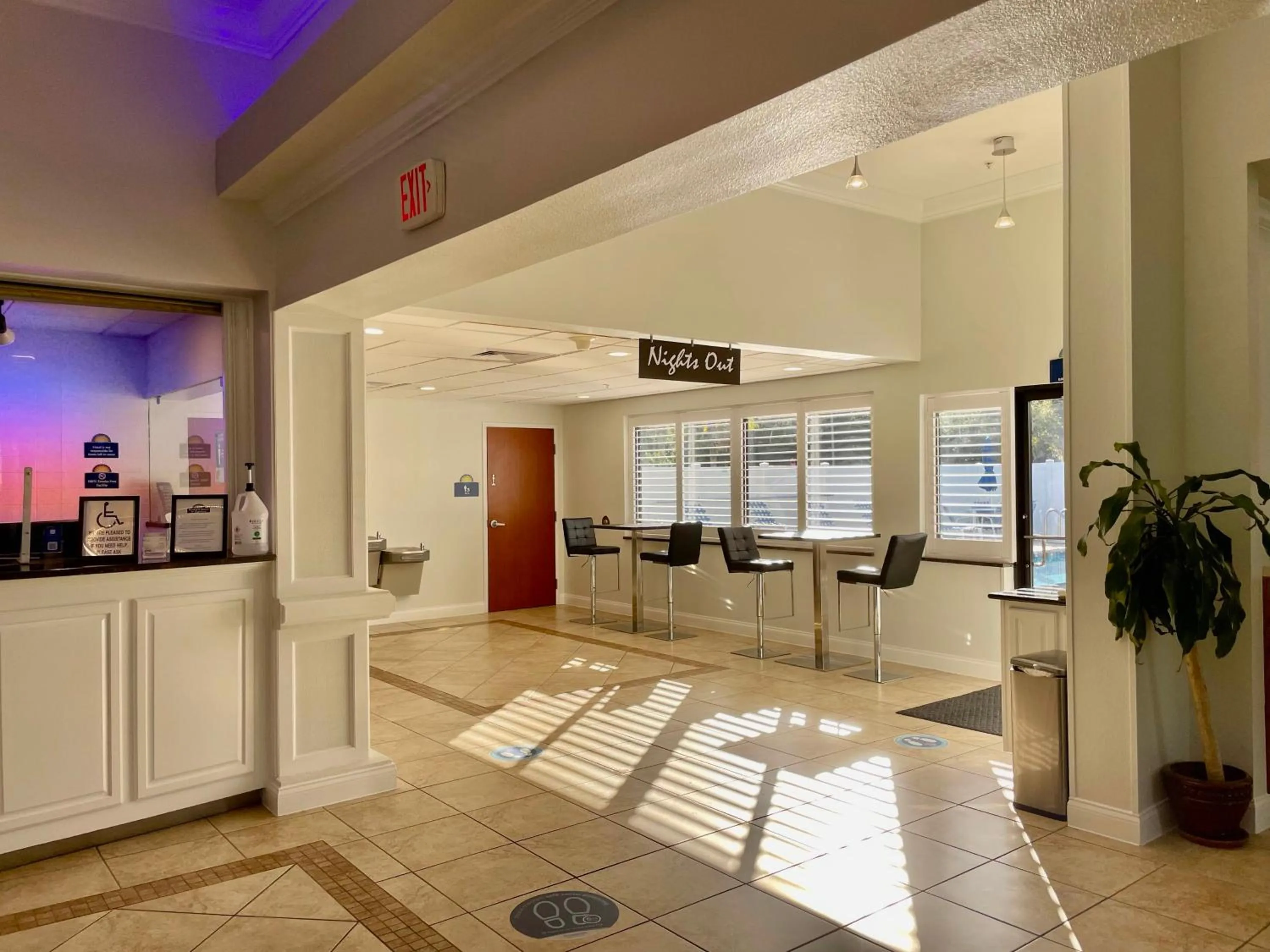Lobby or reception in Days Inn & Suites by Wyndham Lakeland