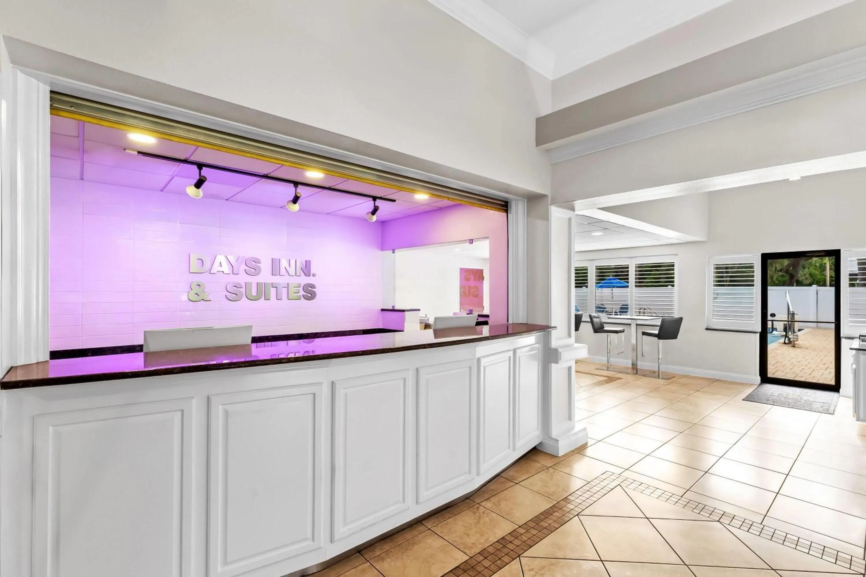 Lobby or reception in Days Inn & Suites by Wyndham Lakeland