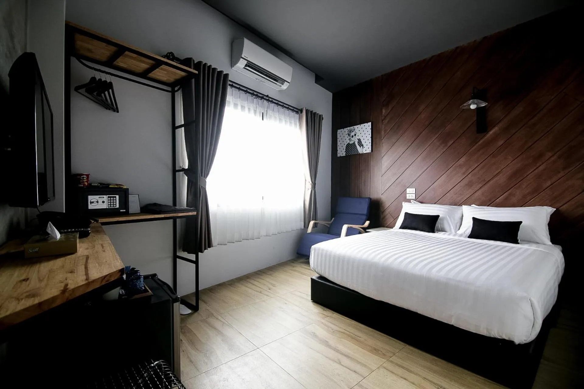 Photo of the whole room, Bed in The Rodman Hotel