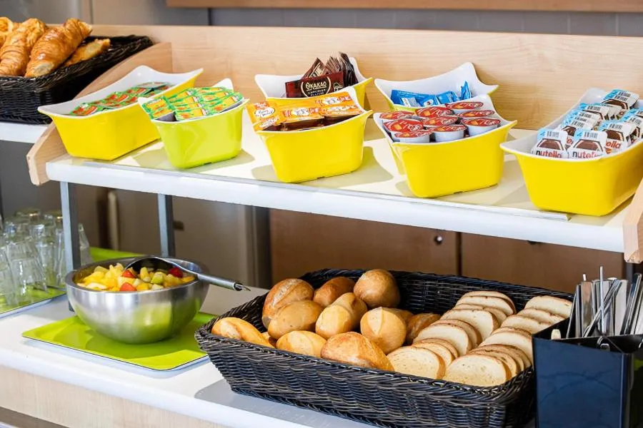 Breakfast in ibis budget Carcassonne Aéroport - A61