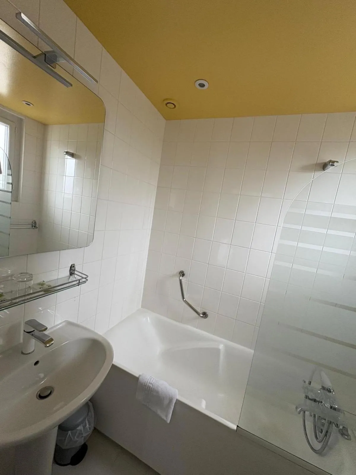 Toilet in Hôtel Moderna