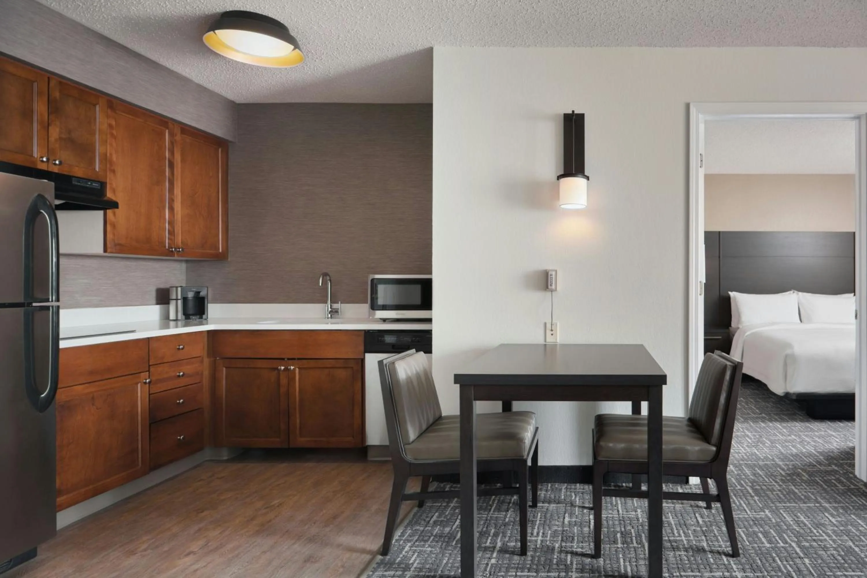 Kitchen or kitchenette, Bed in Residence Inn by Marriott Albany East Greenbush/Tech Valley