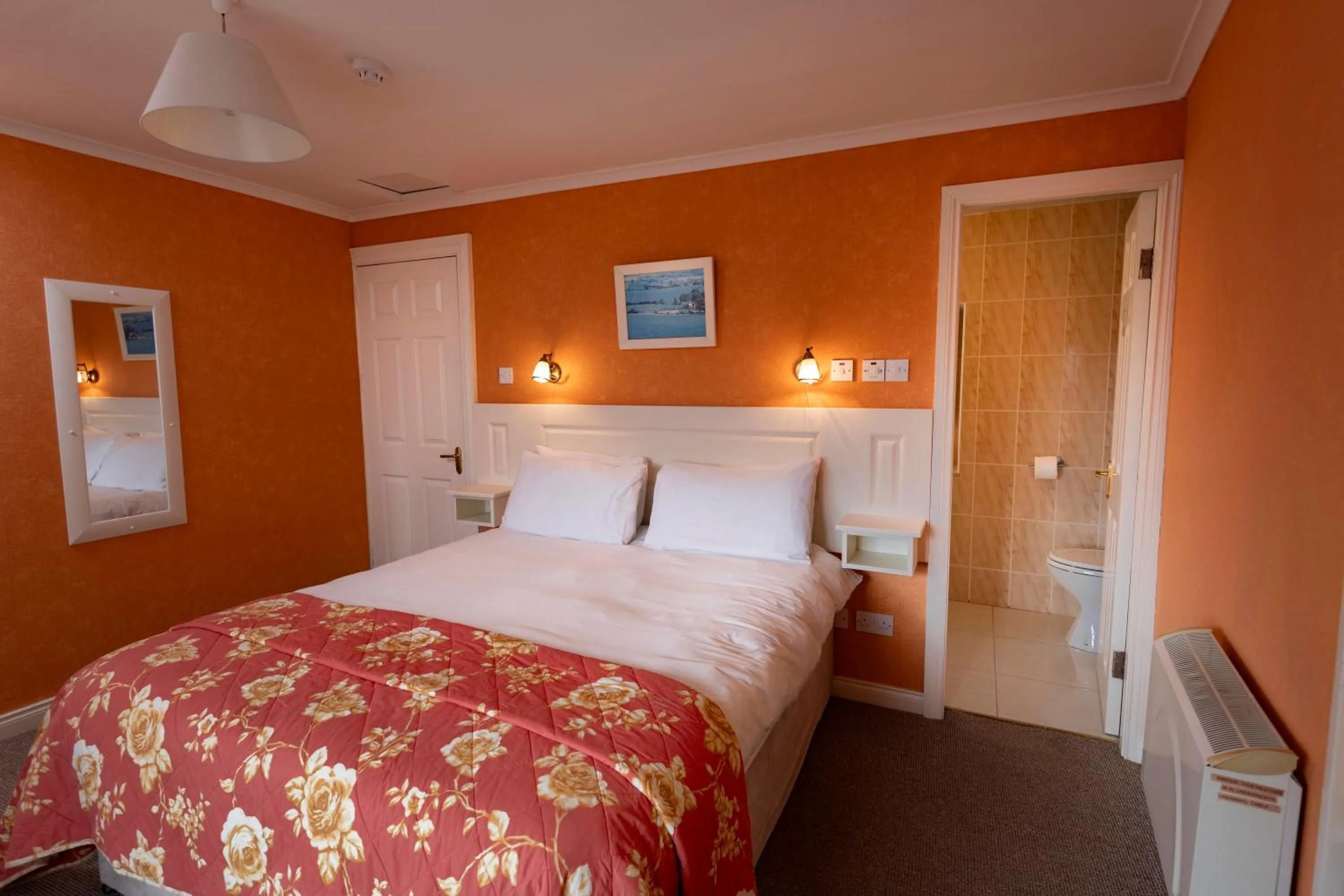 Photo of the whole room, Bed in Murphys Farmhouse B&B