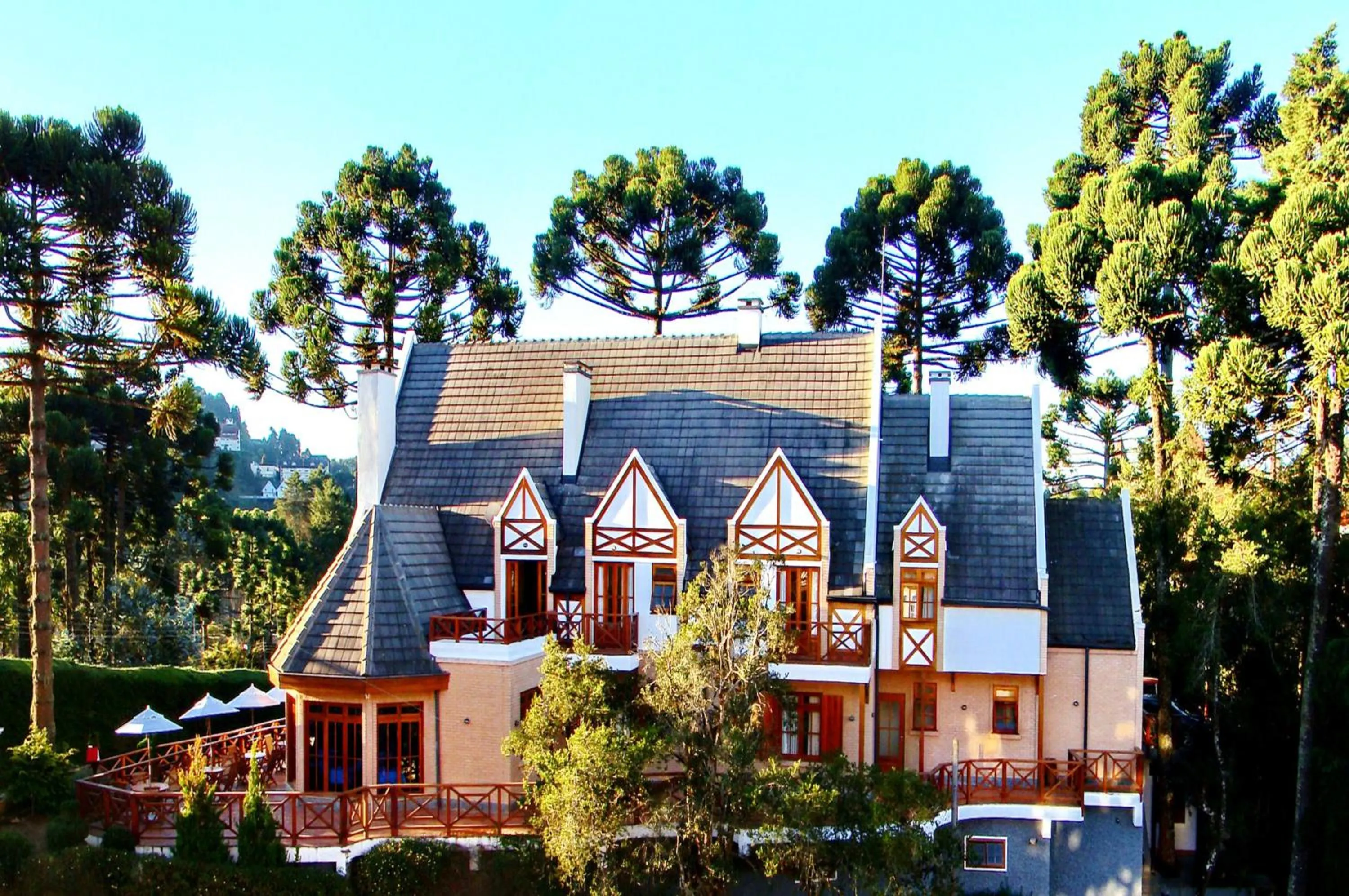 Property building in Pousada Campos de Provence Campos do Jordão